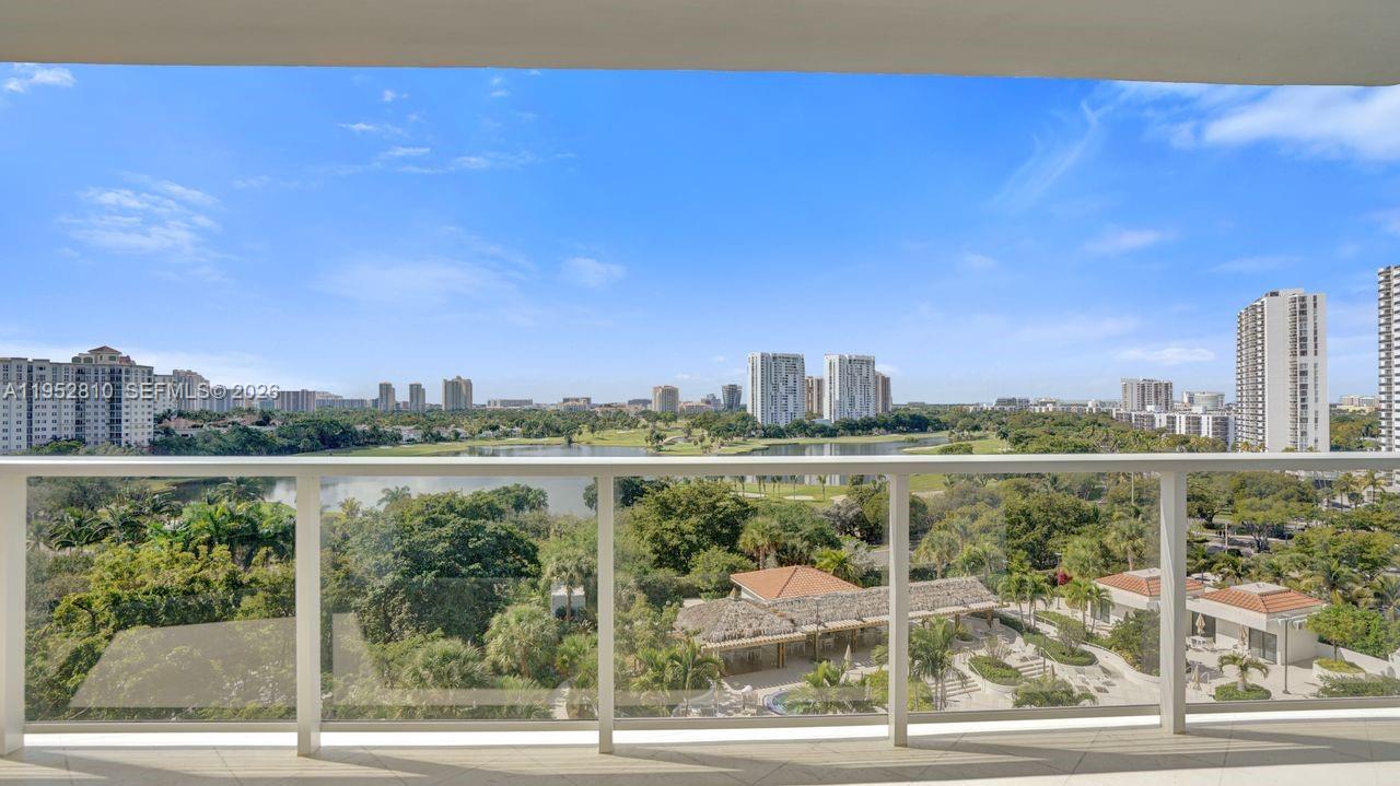 20281 E Country Club Dr #809, Aventura FL 33180