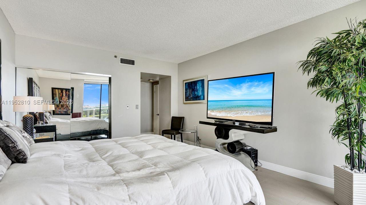 20281 E Country Club Dr #809, Aventura FL 33180