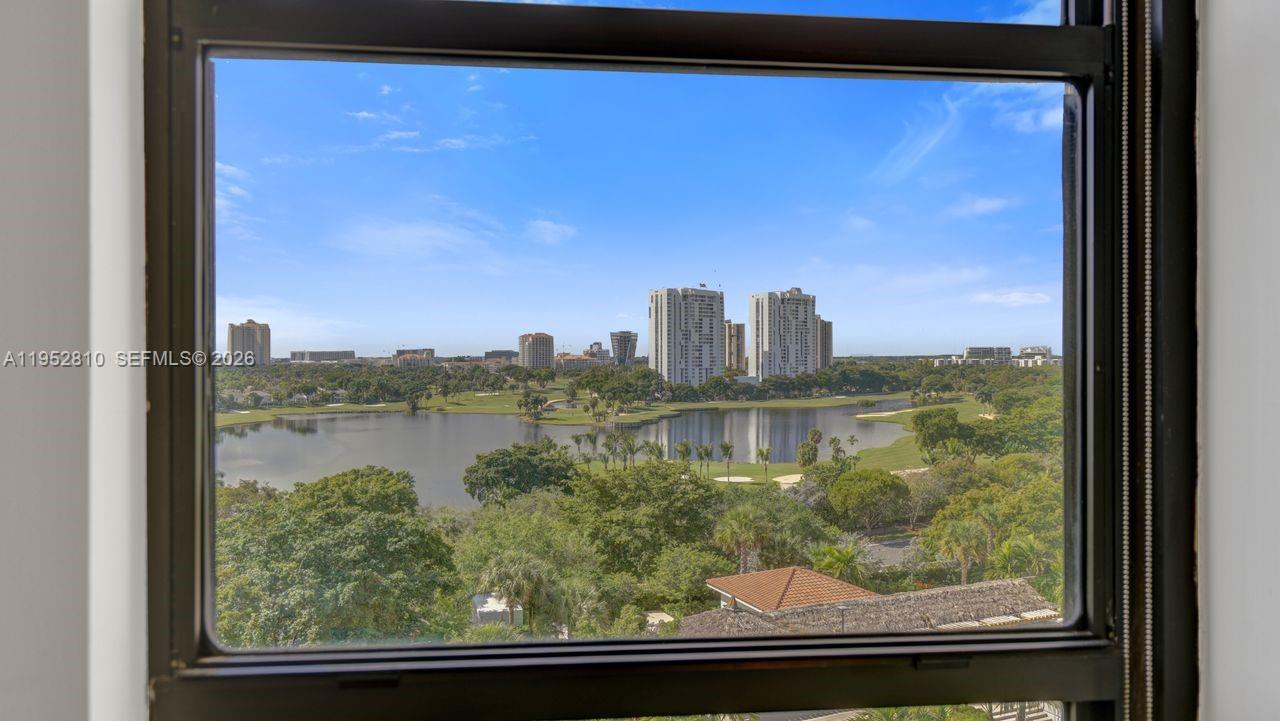 20281 E Country Club Dr #809, Aventura FL 33180