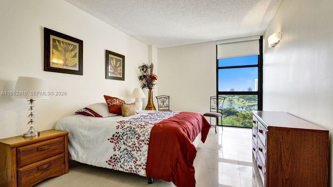 20281 E Country Club Dr #809, Aventura FL 33180