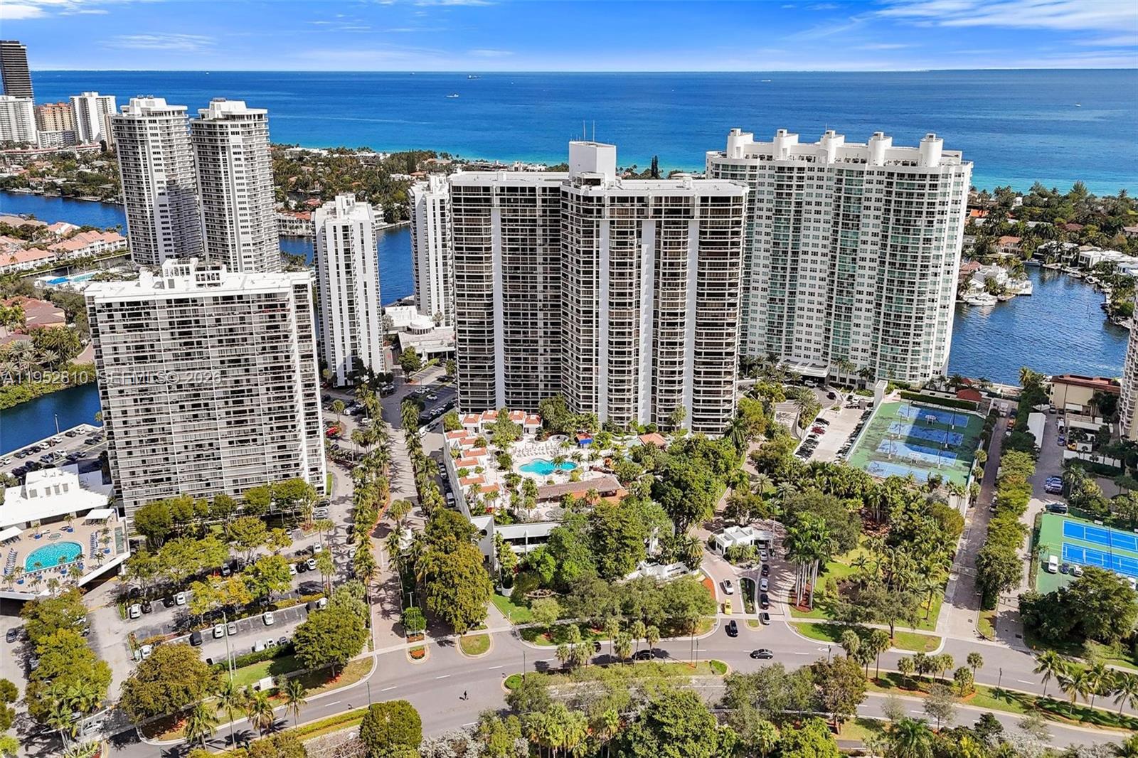 20281 E Country Club Dr #809, Aventura FL 33180