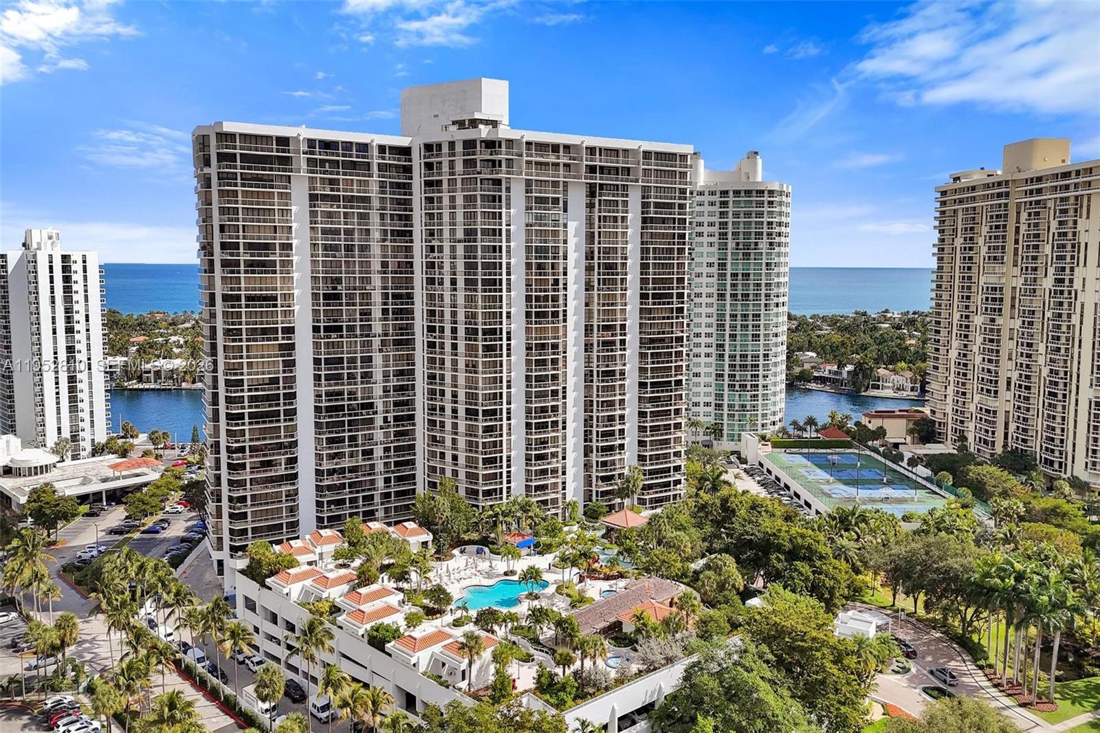 20281 E Country Club Dr #809, Aventura FL 33180