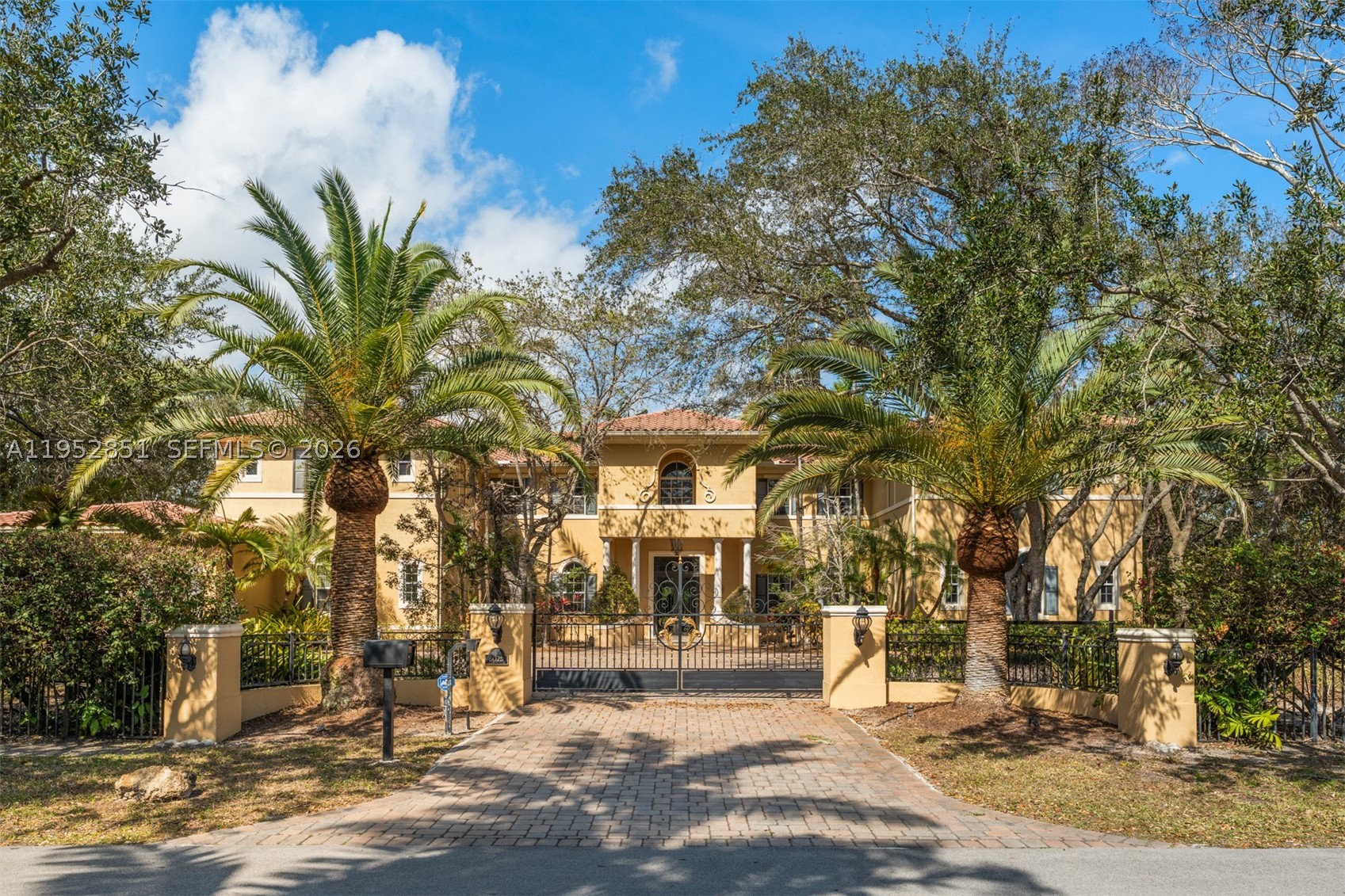 6025 SW 108th St, Pinecrest FL 33156