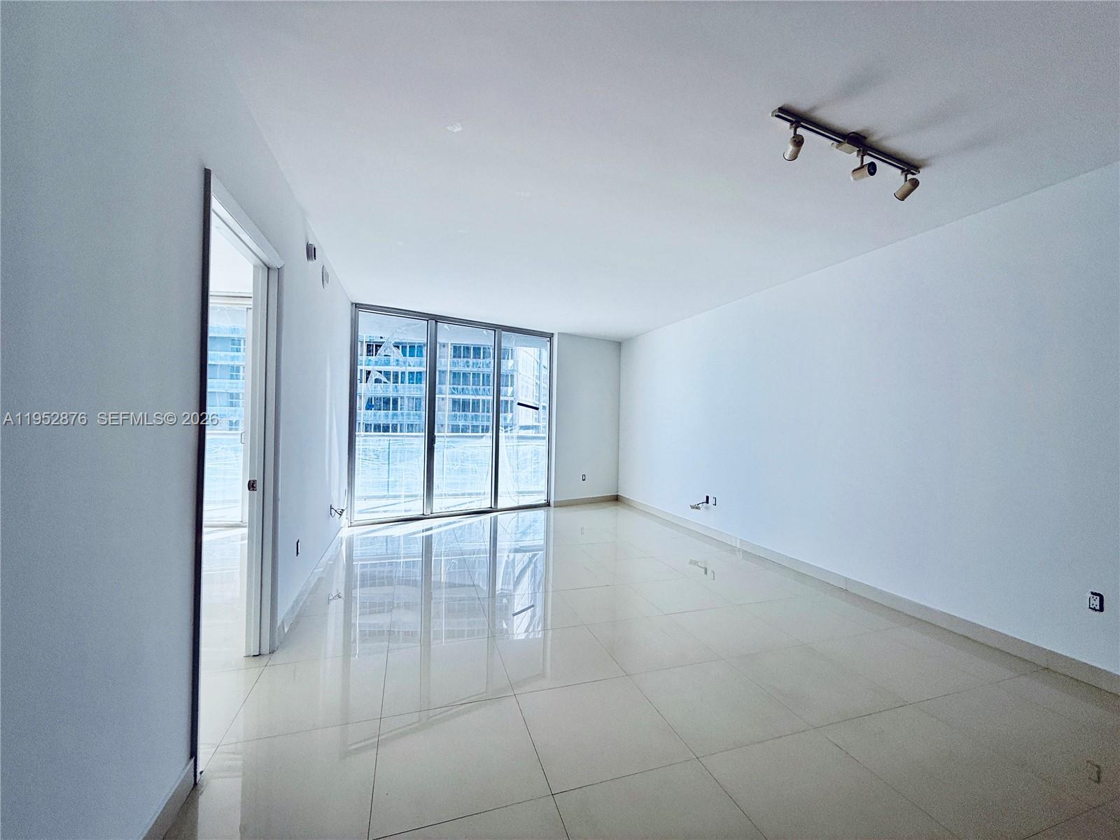 475 Brickell Ave #3611, Miami FL 33131