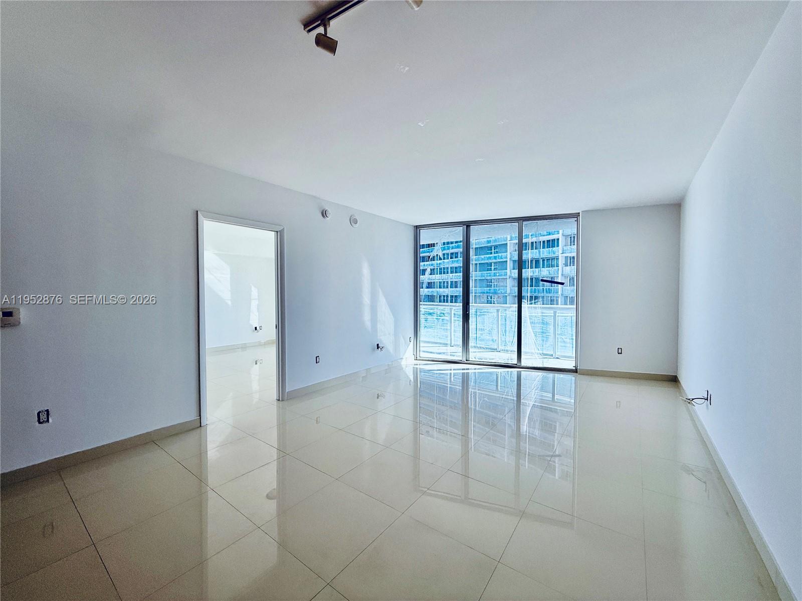 475 Brickell Ave #3611, Miami FL 33131