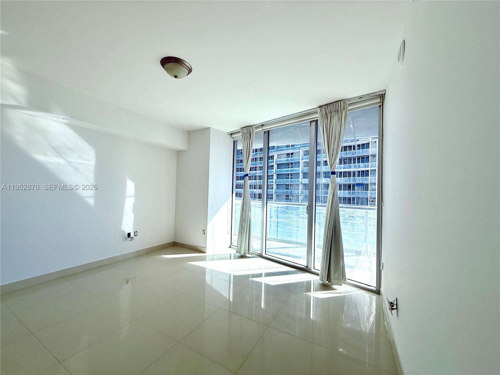 475 Brickell Ave #3611, Miami FL 33131