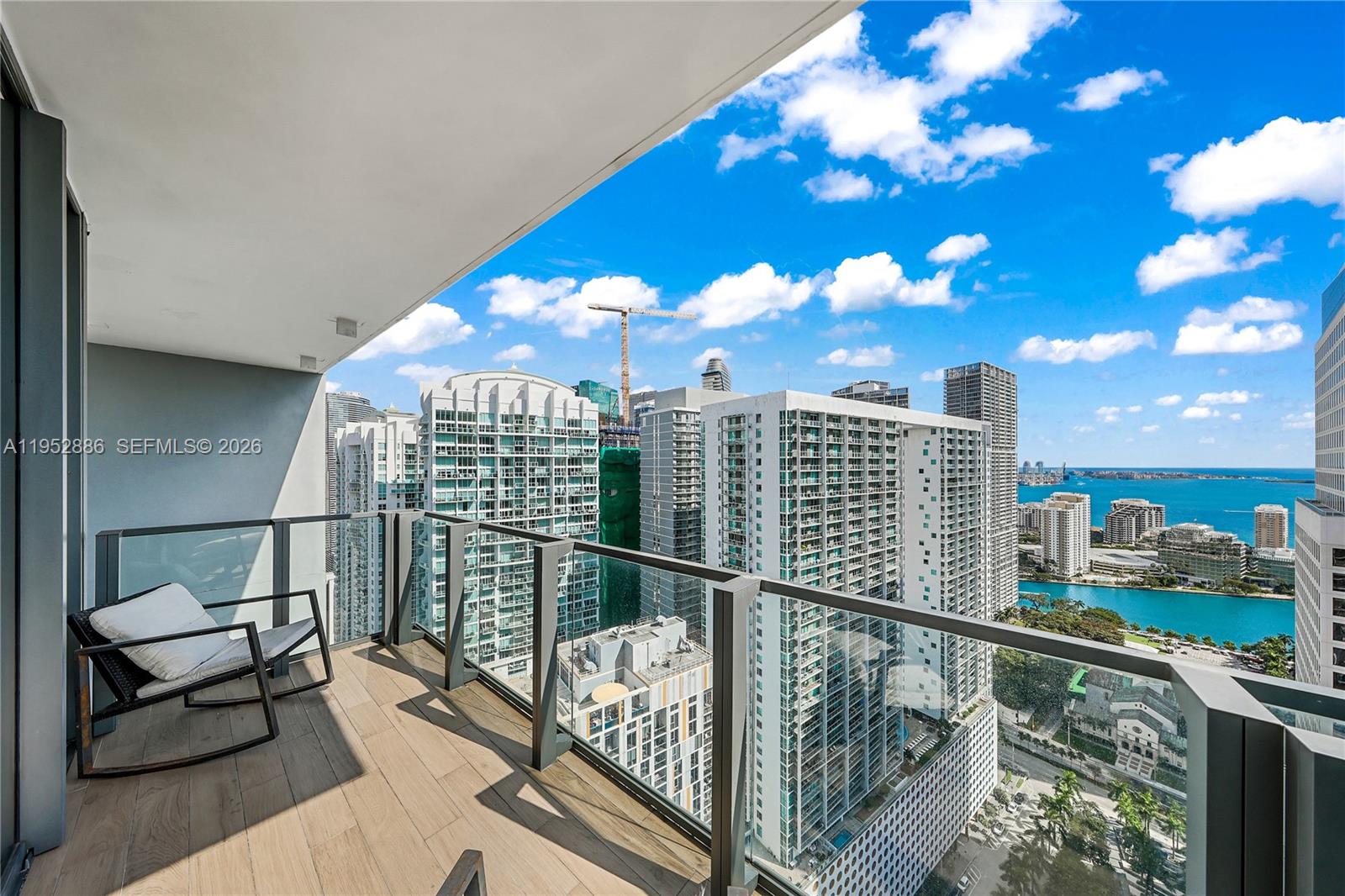 68 SE 6th St #3309, Miami FL 33131