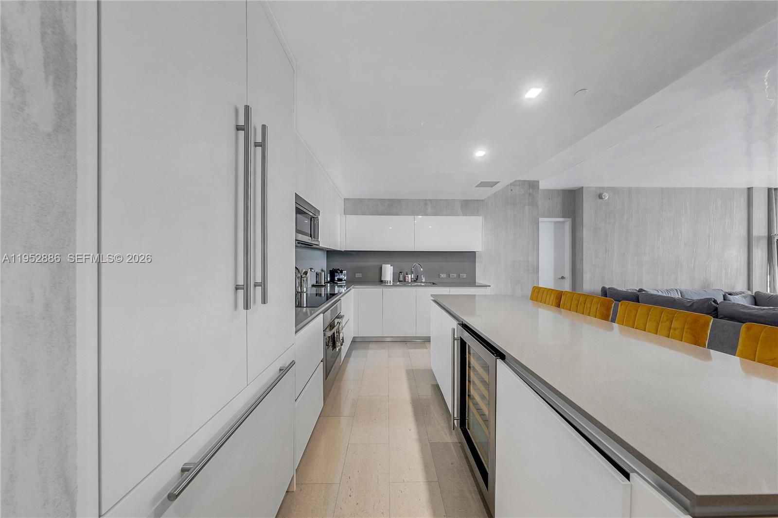 68 SE 6th St #3309, Miami FL 33131