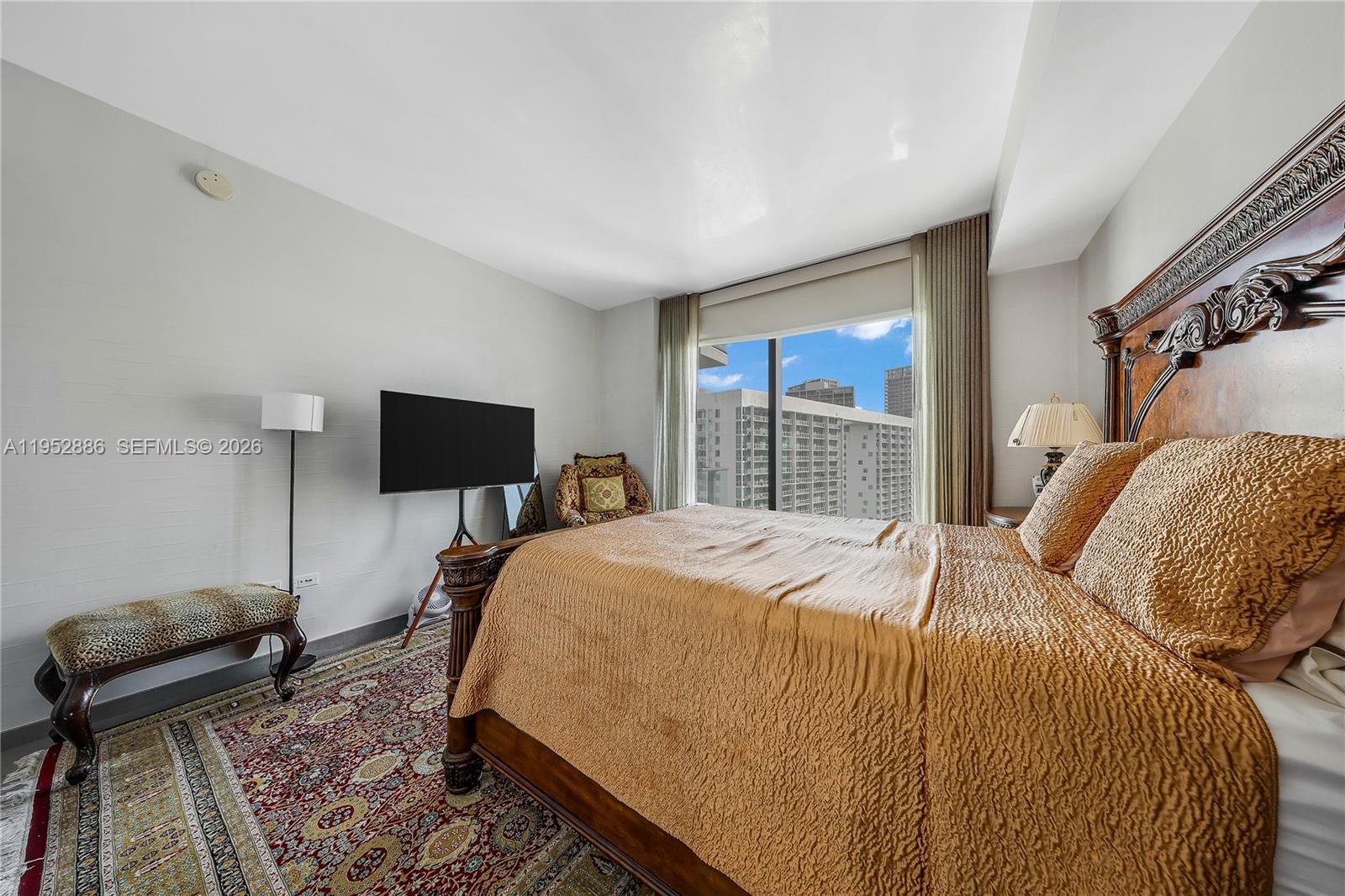 68 SE 6th St #3309, Miami FL 33131
