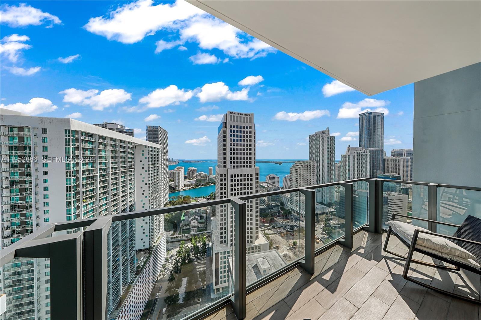 68 SE 6th St #3309, Miami FL 33131