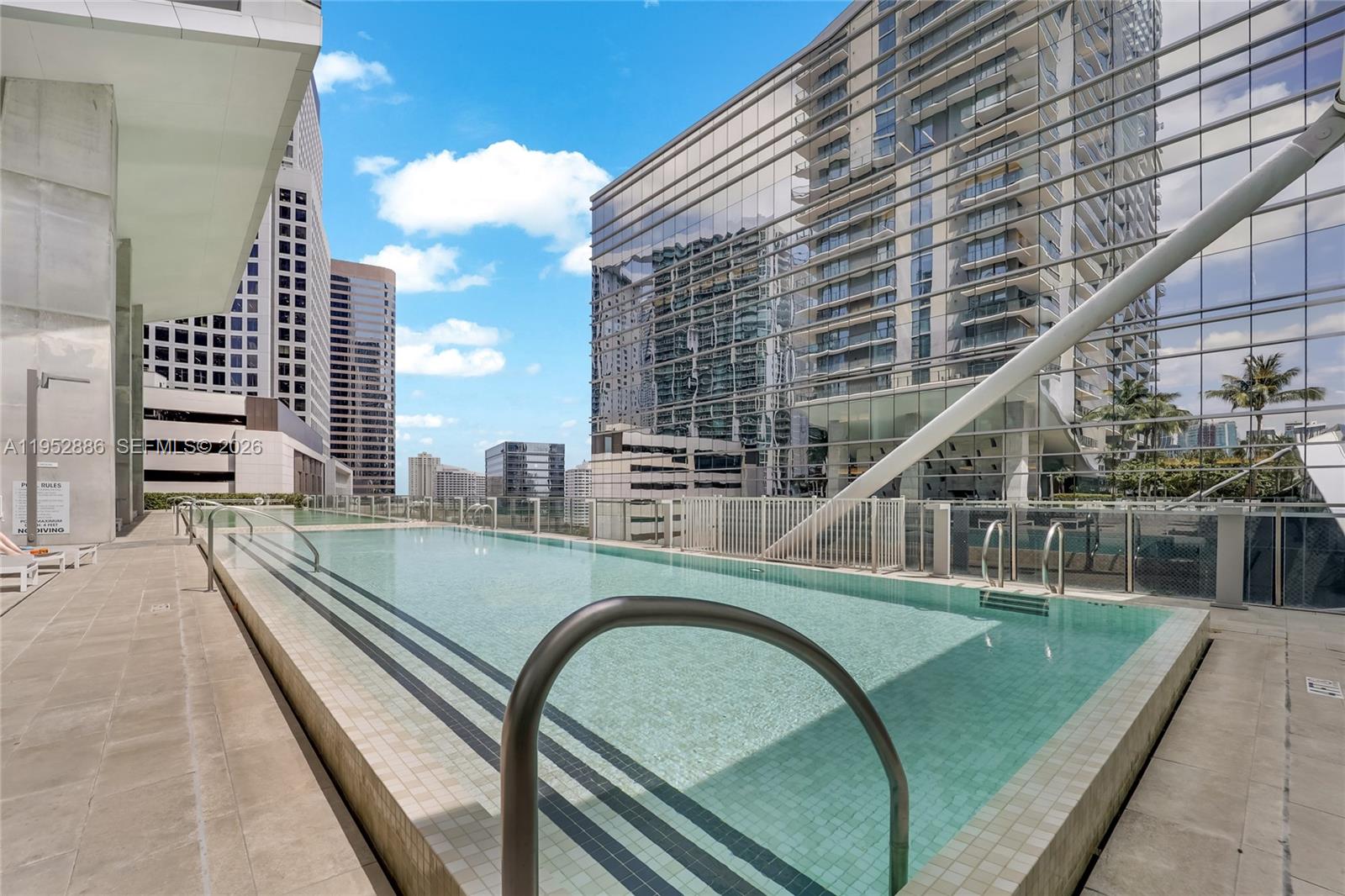 68 SE 6th St #3309, Miami FL 33131