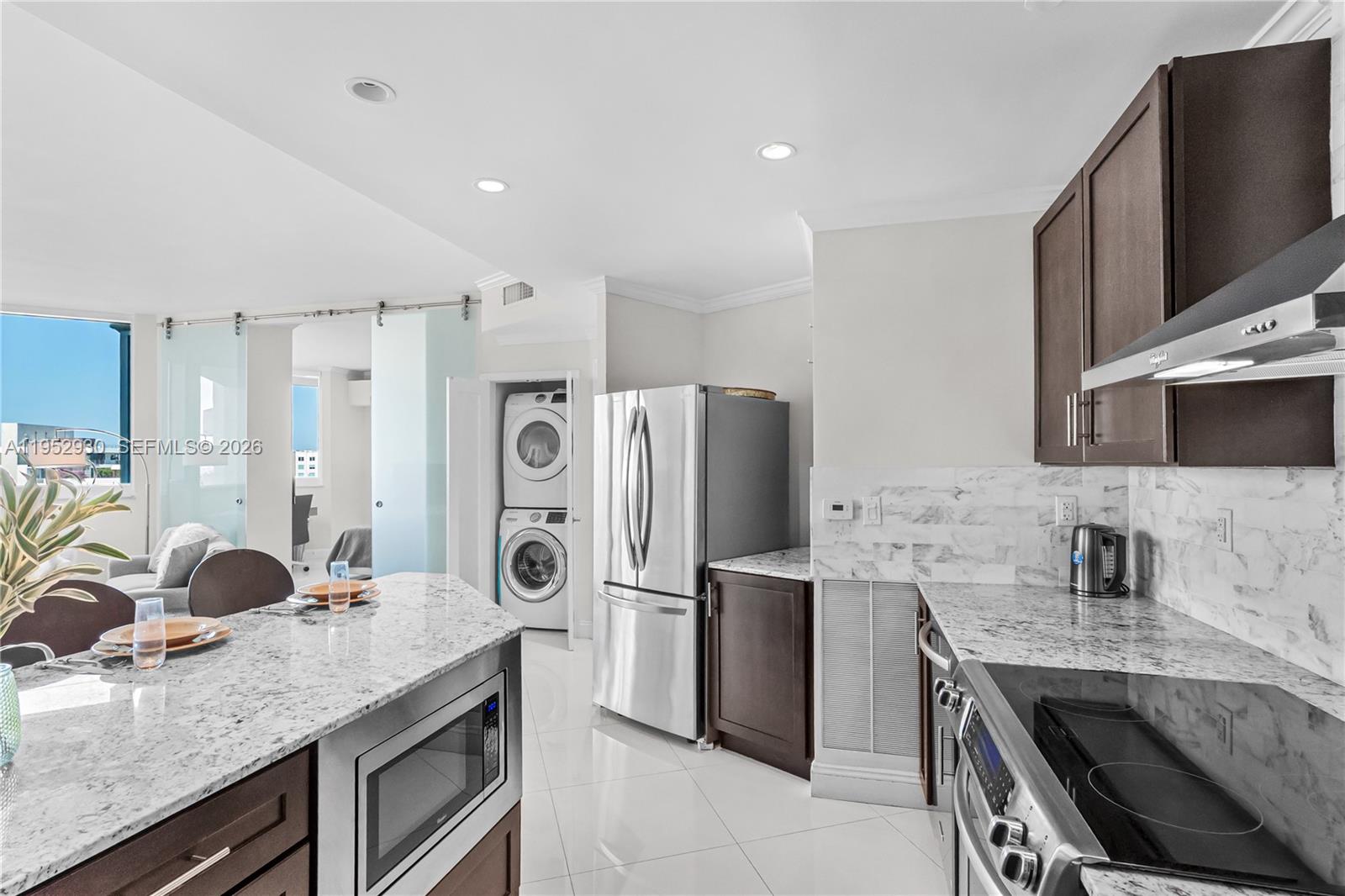 300 S Pointe Dr #706, Miami Beach FL 33139