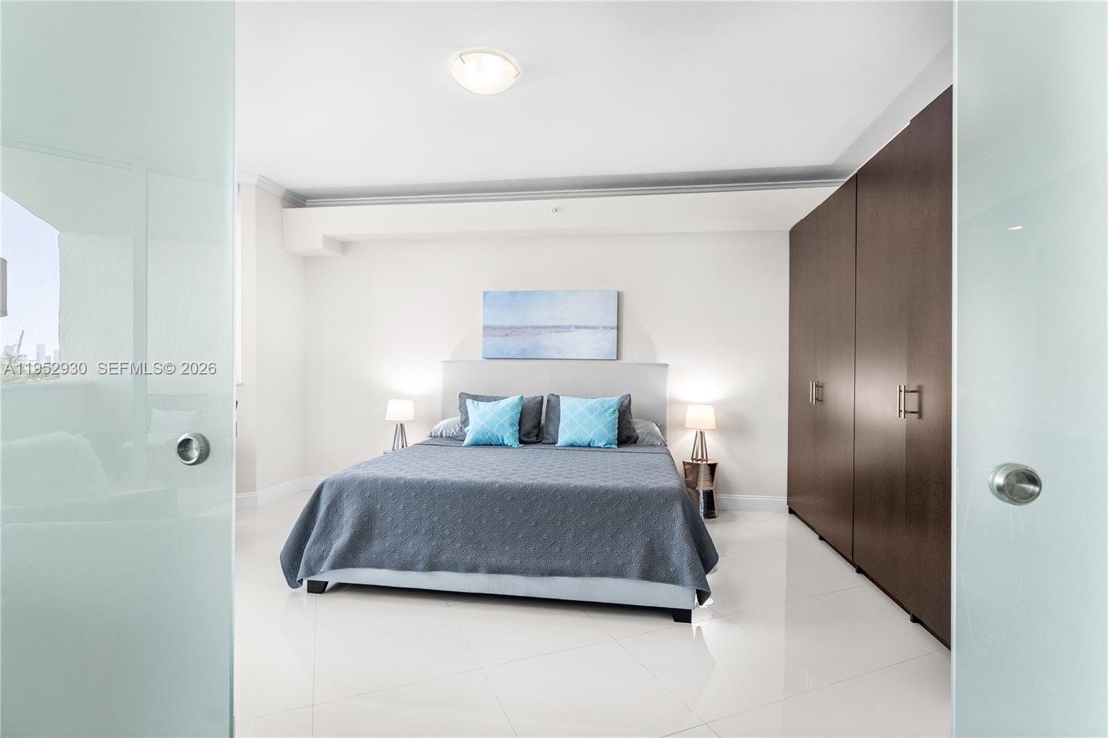 300 S Pointe Dr #706, Miami Beach FL 33139