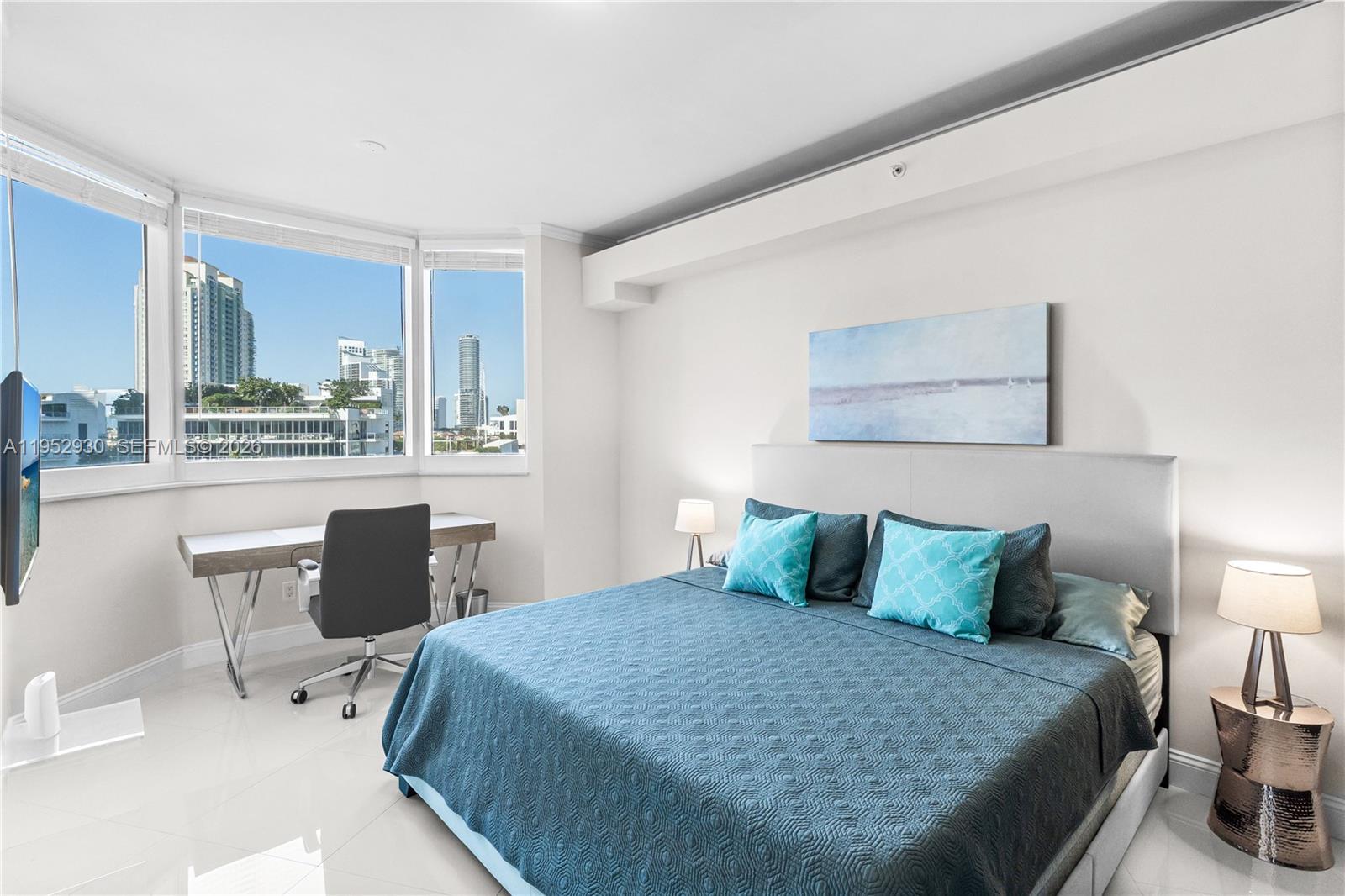 300 S Pointe Dr #706, Miami Beach FL 33139