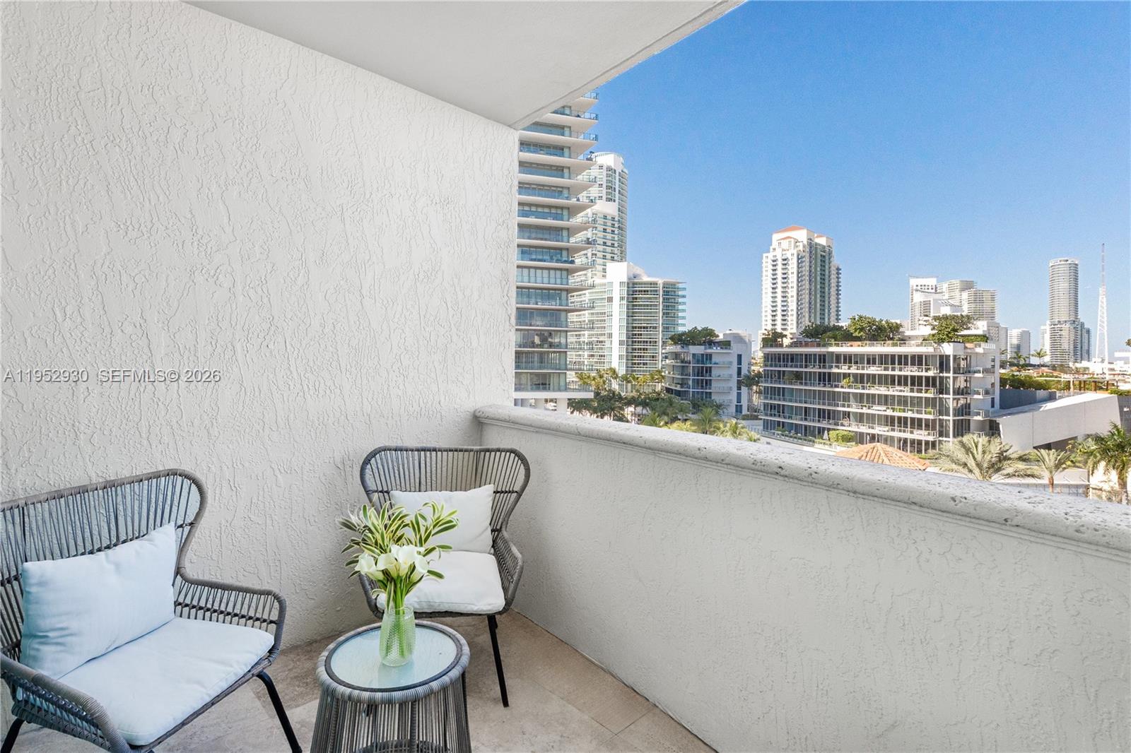 300 S Pointe Dr #706, Miami Beach FL 33139