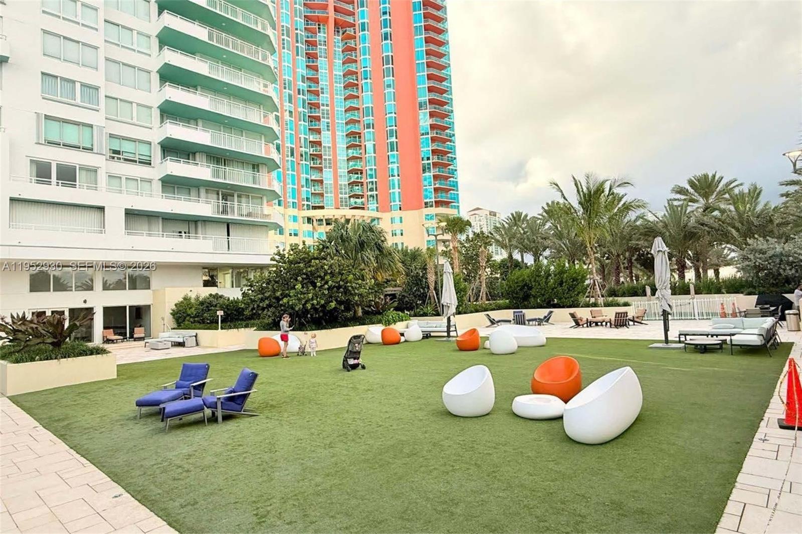 300 S Pointe Dr #706, Miami Beach FL 33139