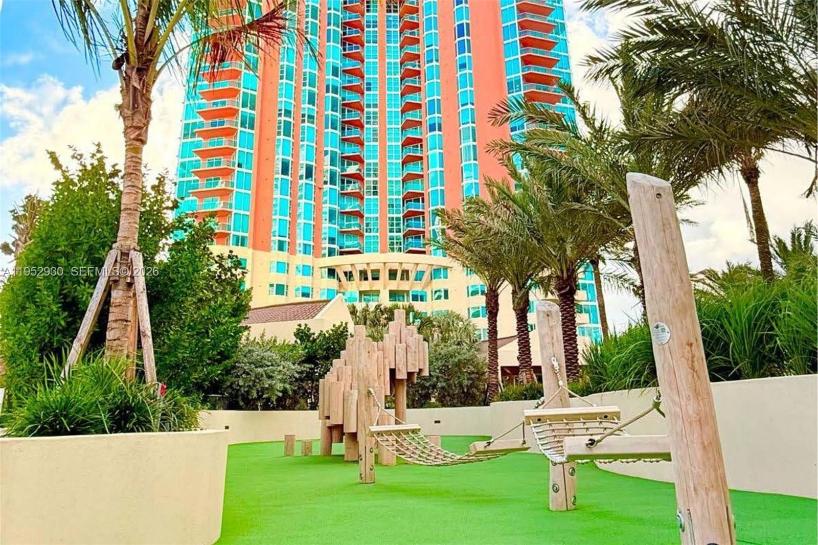 300 S Pointe Dr #706, Miami Beach FL 33139