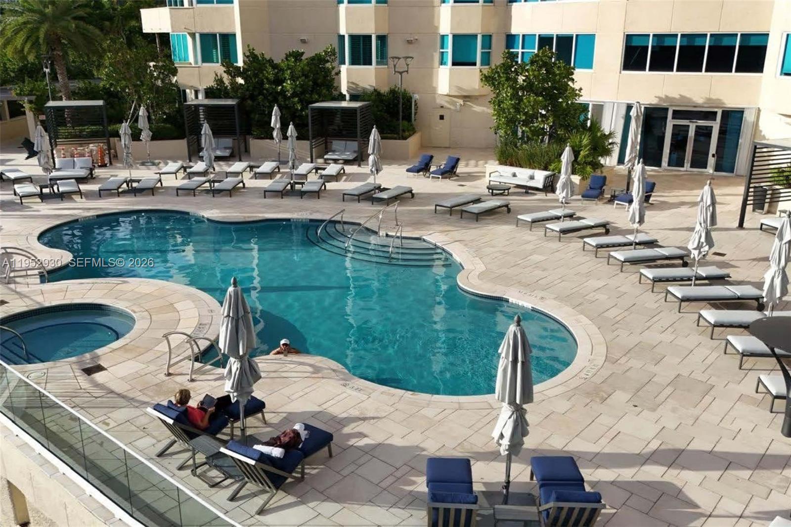 300 S Pointe Dr #706, Miami Beach FL 33139
