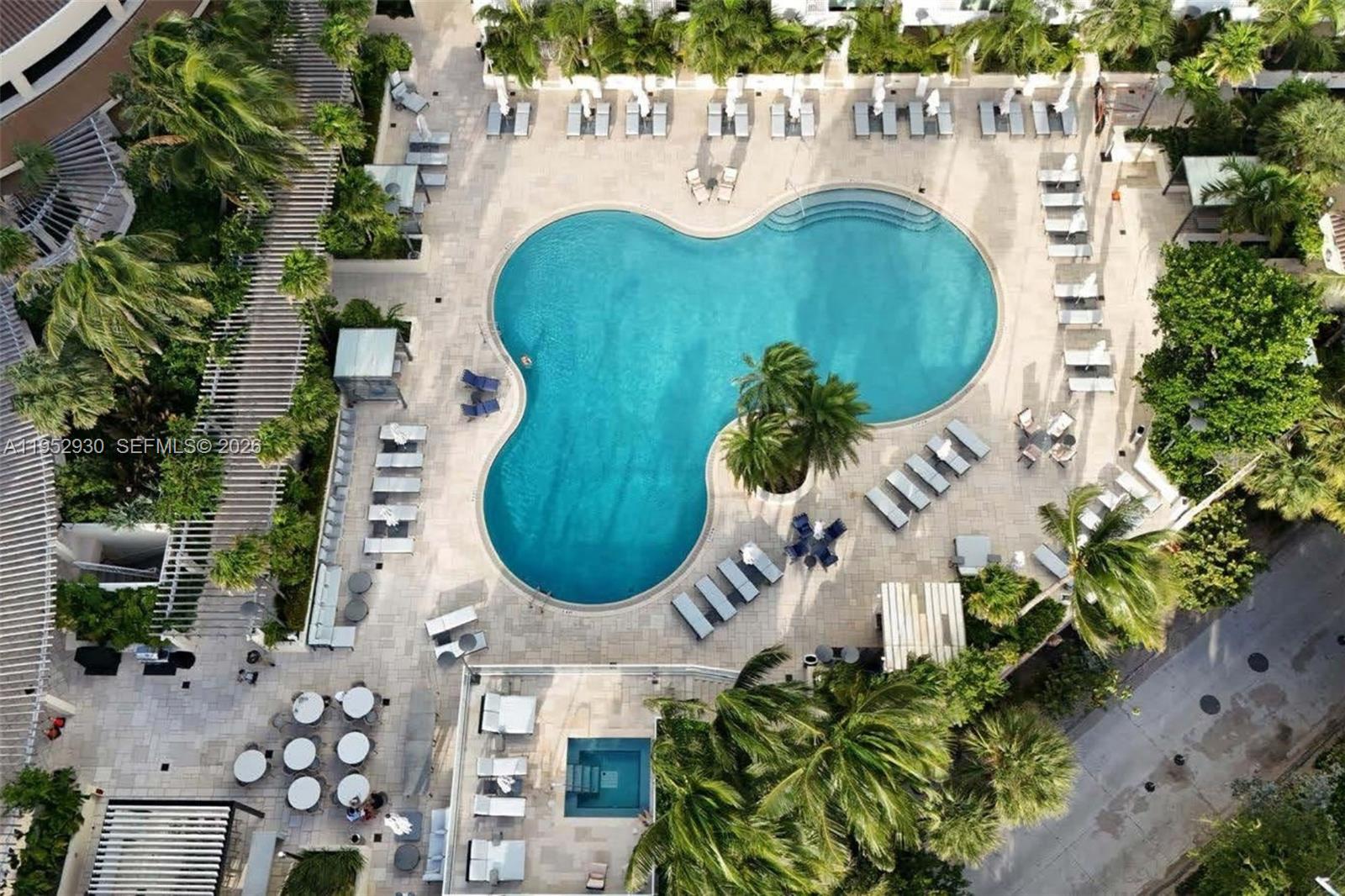 300 S Pointe Dr #706, Miami Beach FL 33139