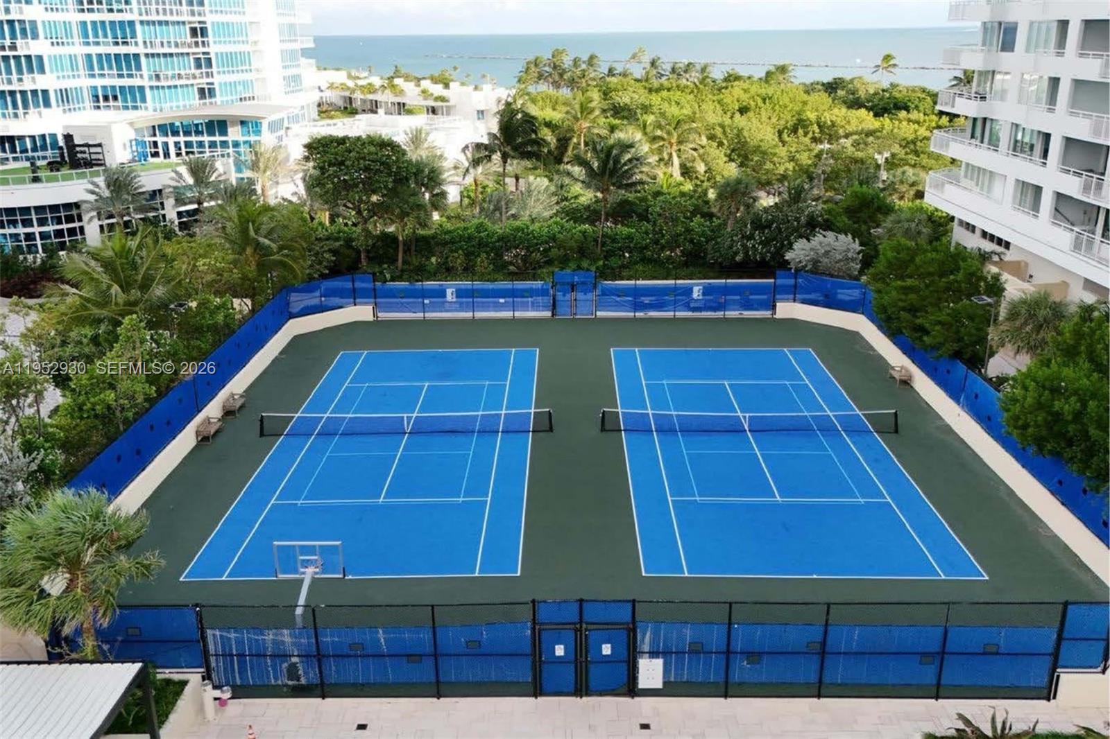 300 S Pointe Dr #706, Miami Beach FL 33139