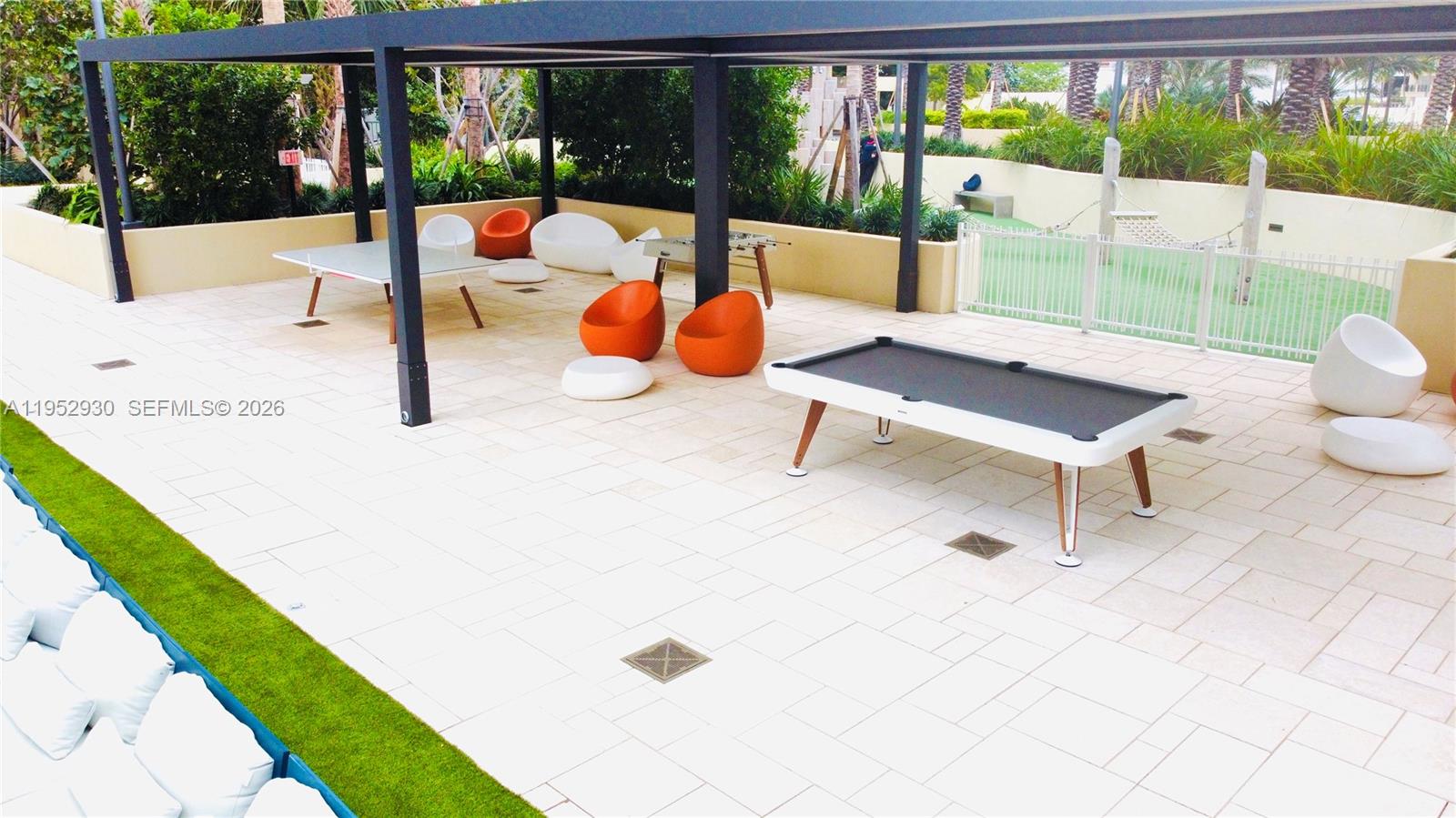 300 S Pointe Dr #706, Miami Beach FL 33139