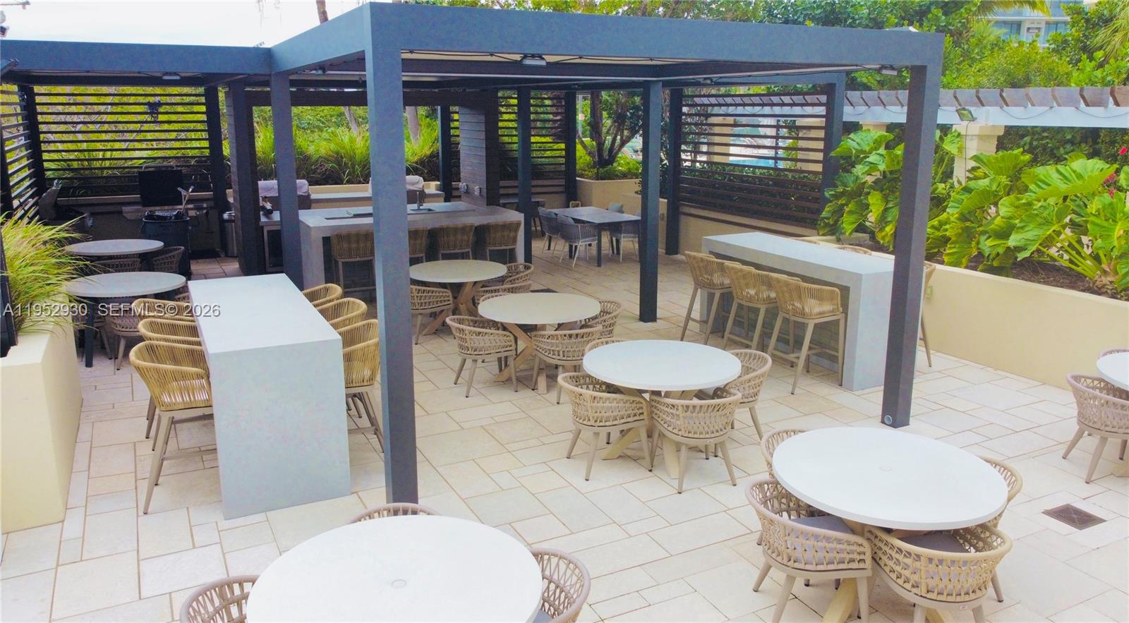 300 S Pointe Dr #706, Miami Beach FL 33139