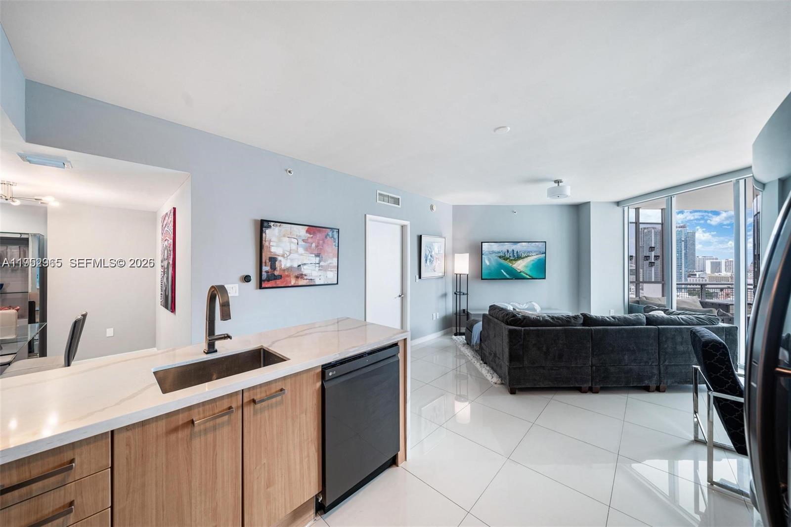 350 S Miami Ave #2505, Miami FL 33130