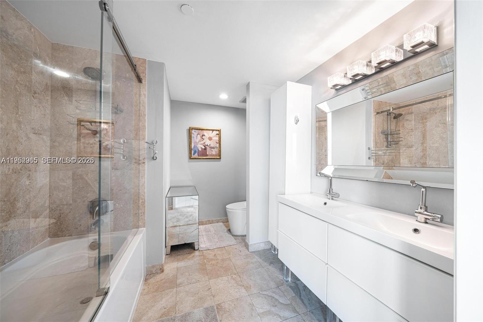 350 S Miami Ave #2505, Miami FL 33130