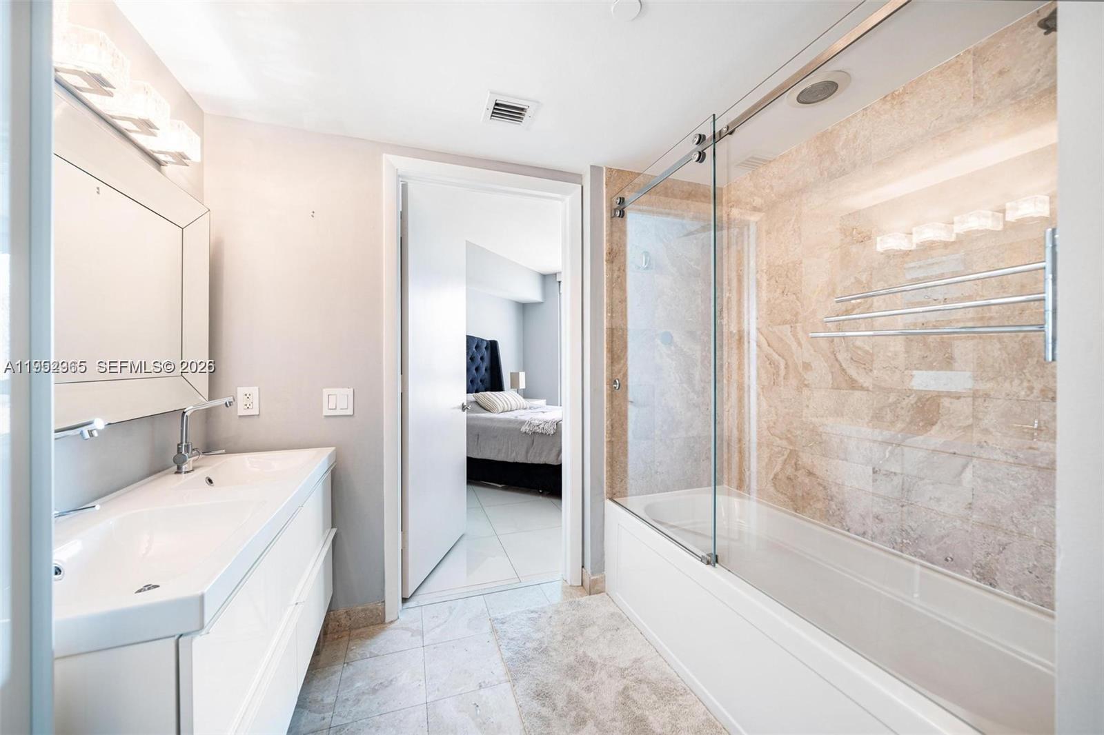 350 S Miami Ave #2505, Miami FL 33130
