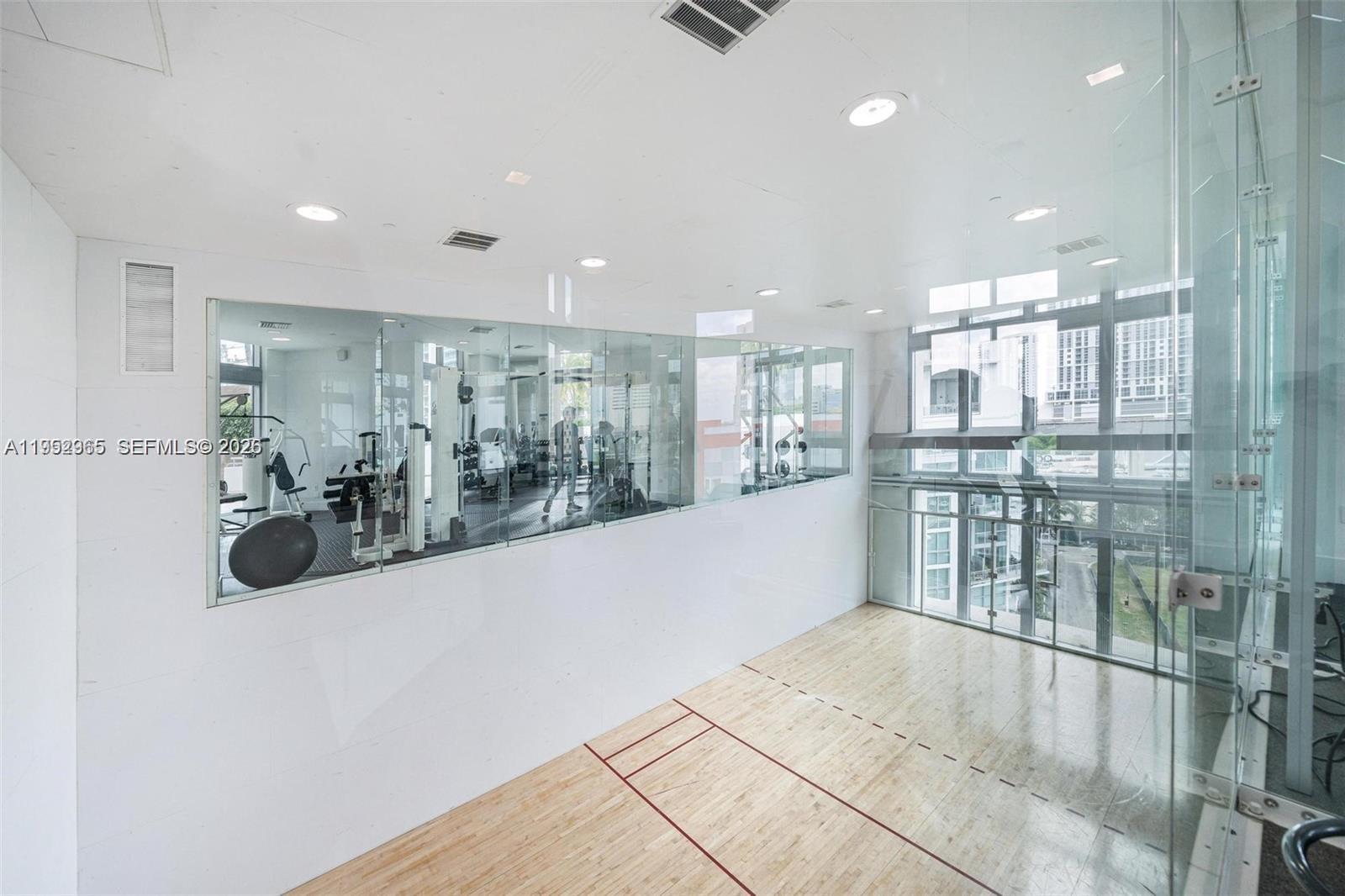 350 S Miami Ave #2505, Miami FL 33130