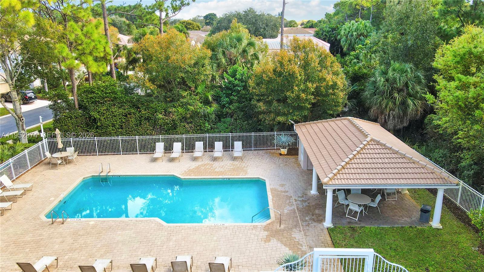 193 Bent Tree Dr, Palm Beach Gardens FL 33418
