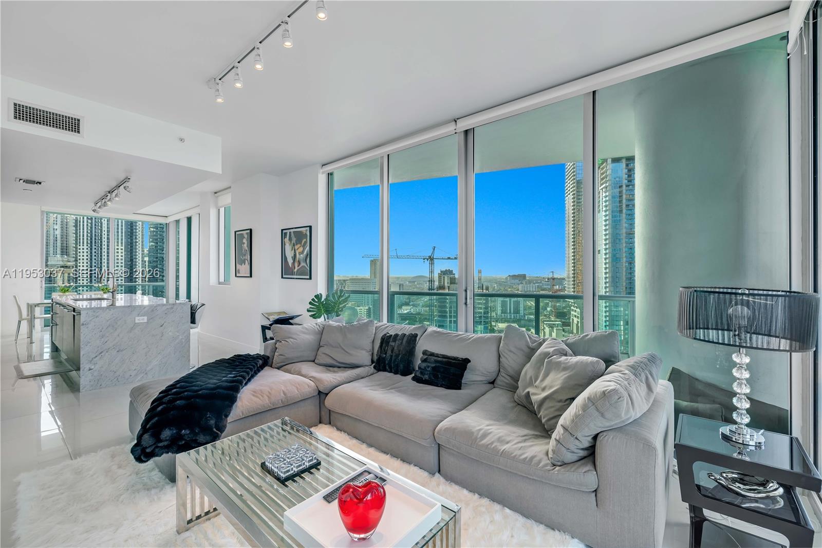 900 Biscayne Blvd #3112, Miami FL 33132