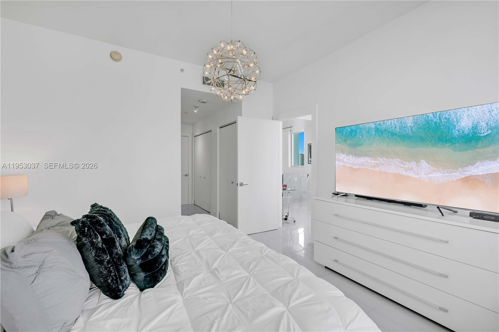 900 Biscayne Blvd #3112, Miami FL 33132