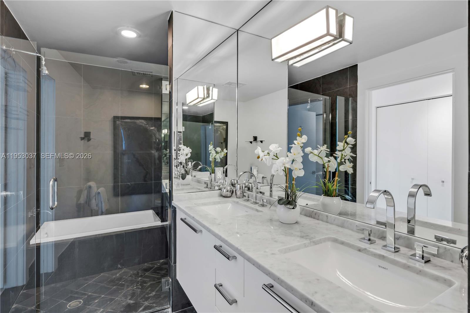 900 Biscayne Blvd #3112, Miami FL 33132