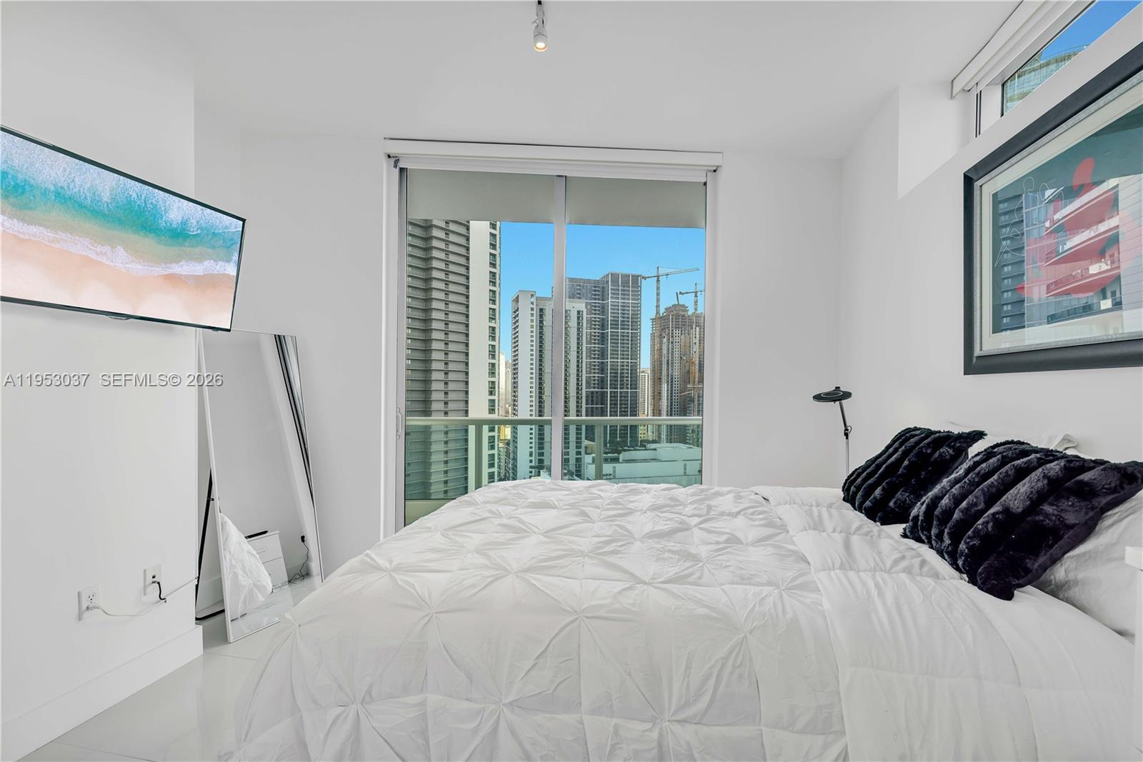 900 Biscayne Blvd #3112, Miami FL 33132