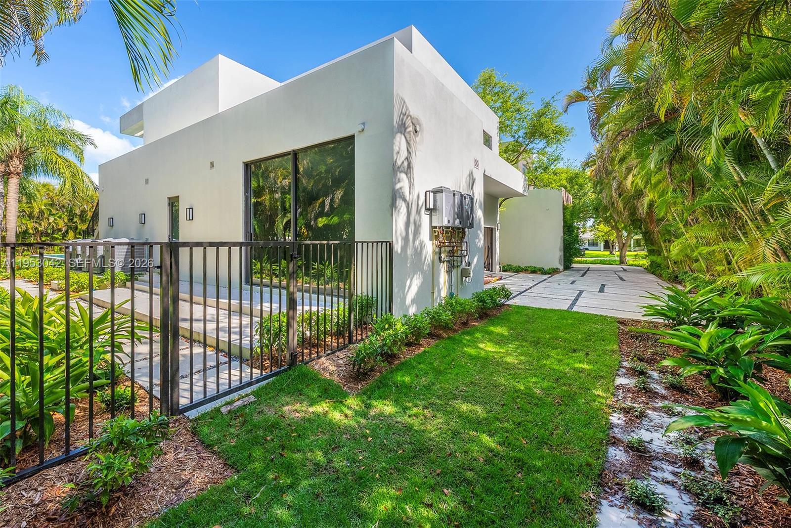 5825 SW 111th Ter, Pinecrest FL 33156