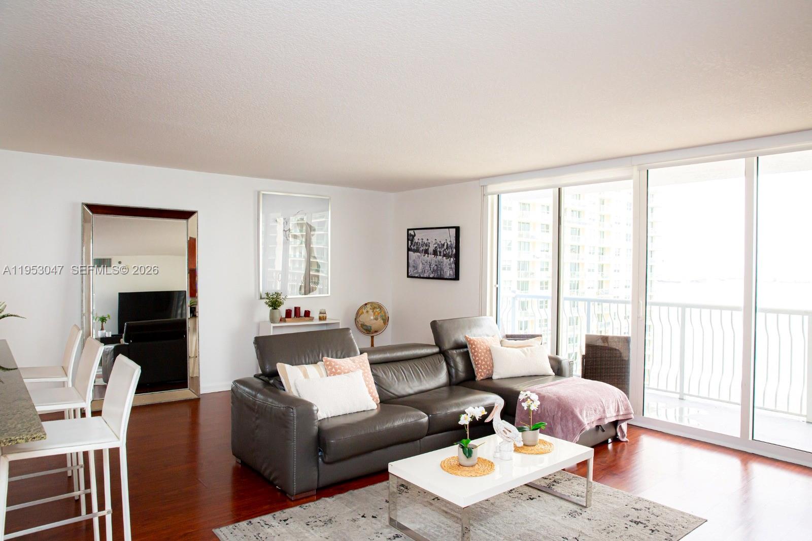 1200 Brickell Bay Dr #1901, Miami FL 33131
