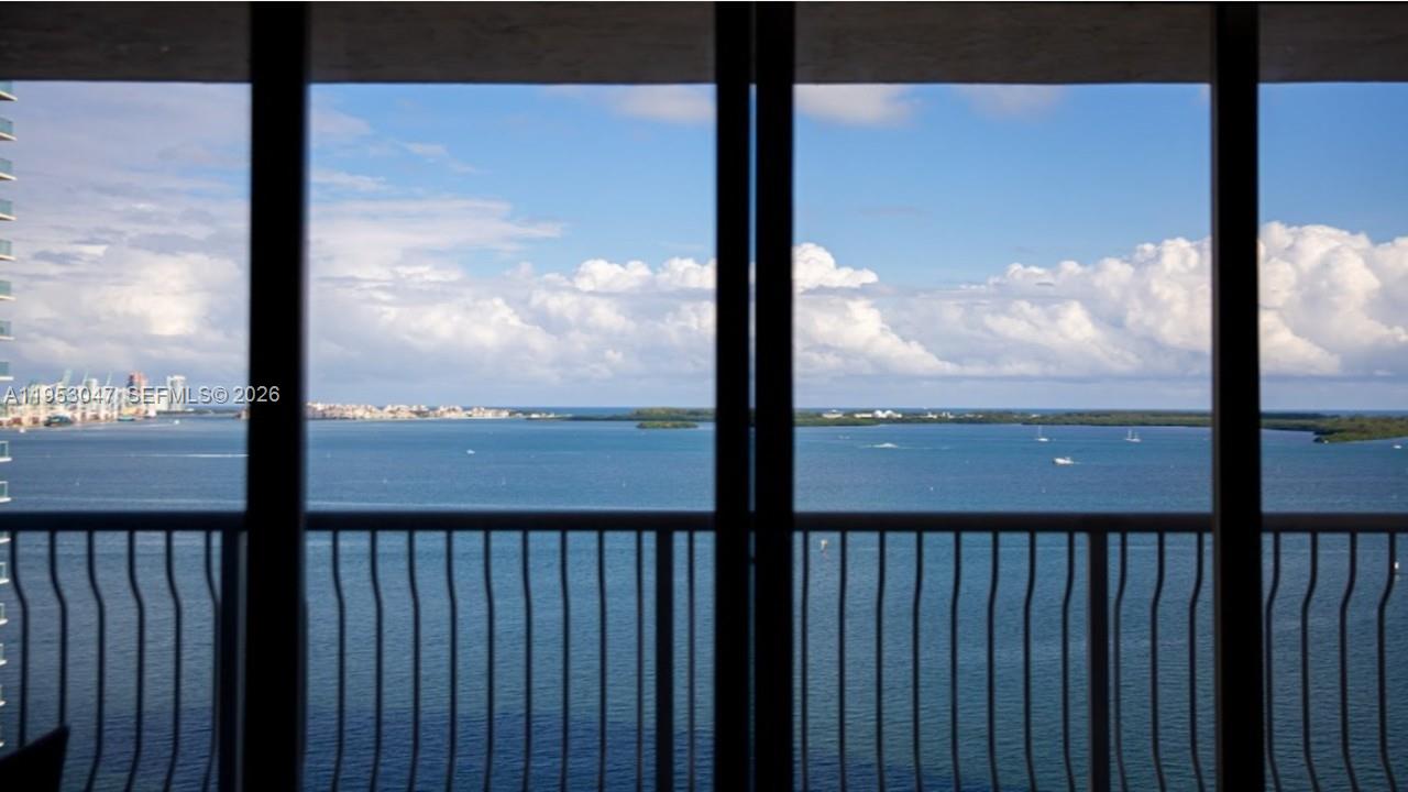 1200 Brickell Bay Dr #1901, Miami FL 33131