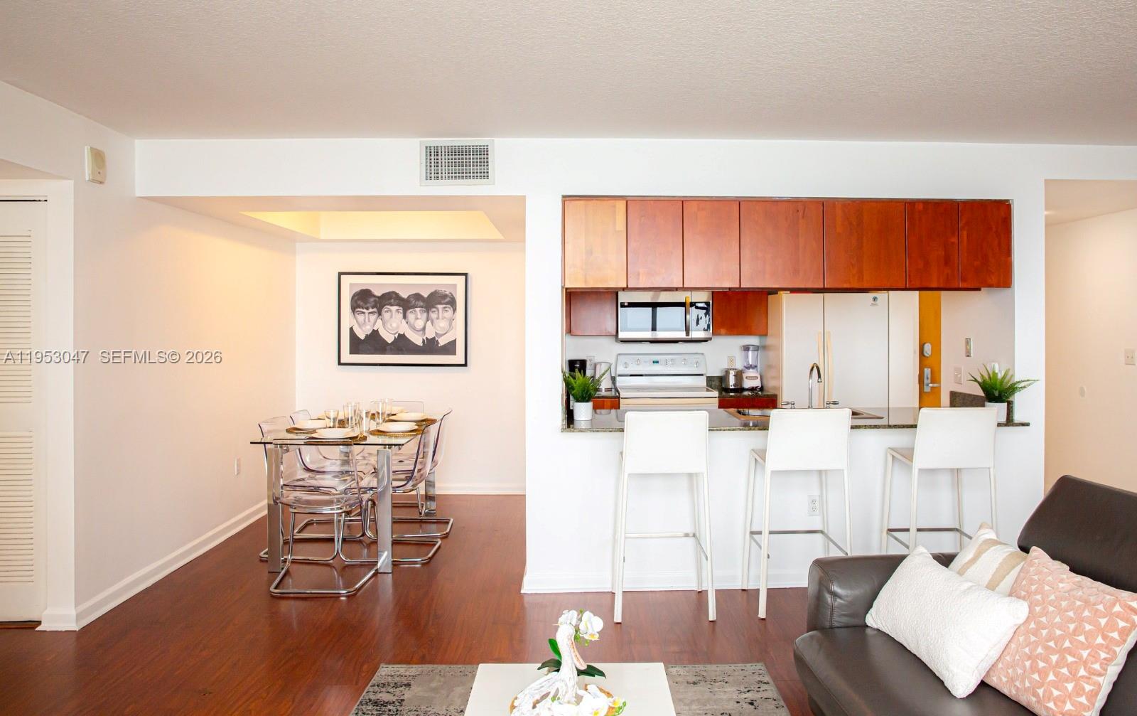 1200 Brickell Bay Dr #1901, Miami FL 33131