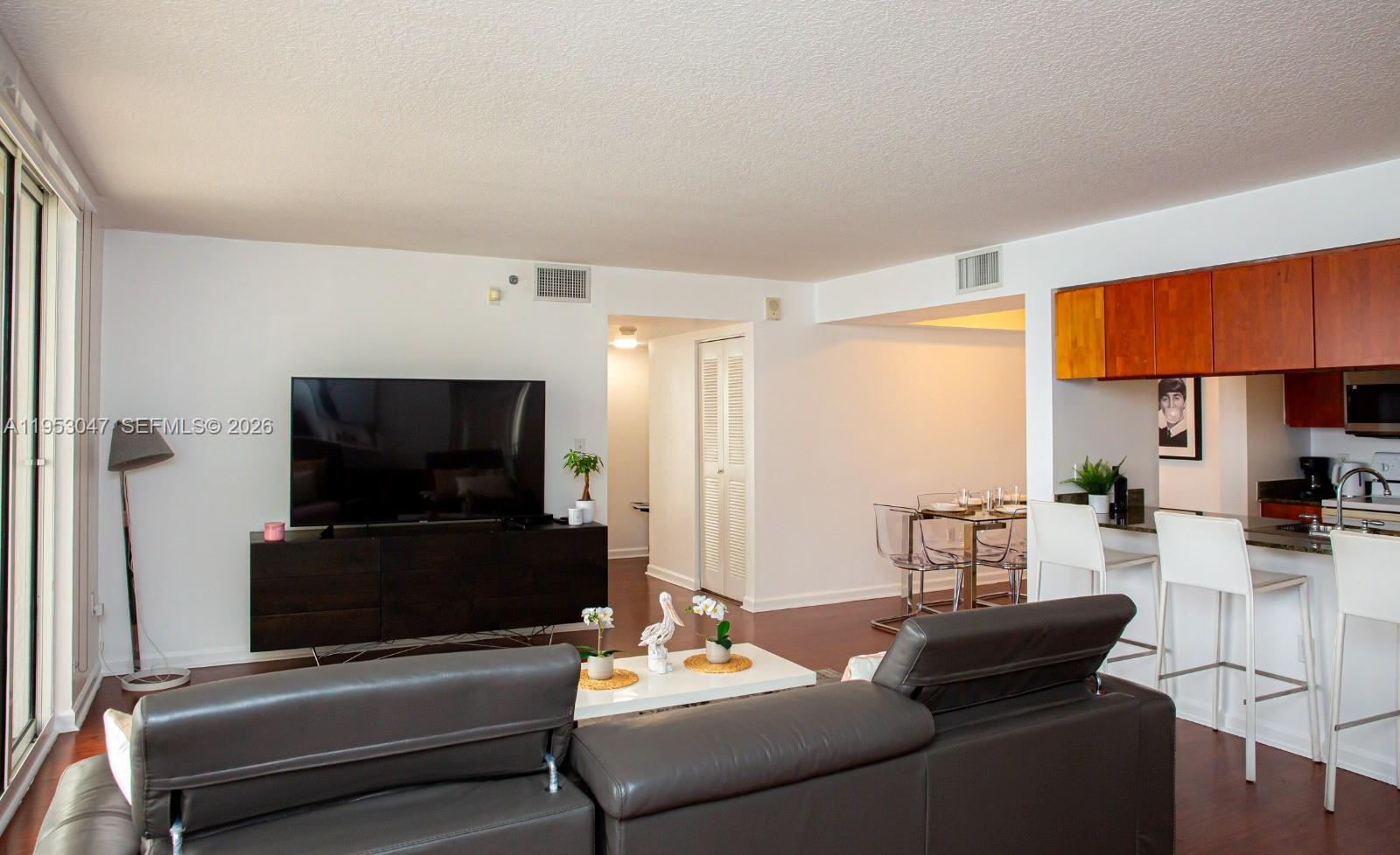 1200 Brickell Bay Dr #1901, Miami FL 33131