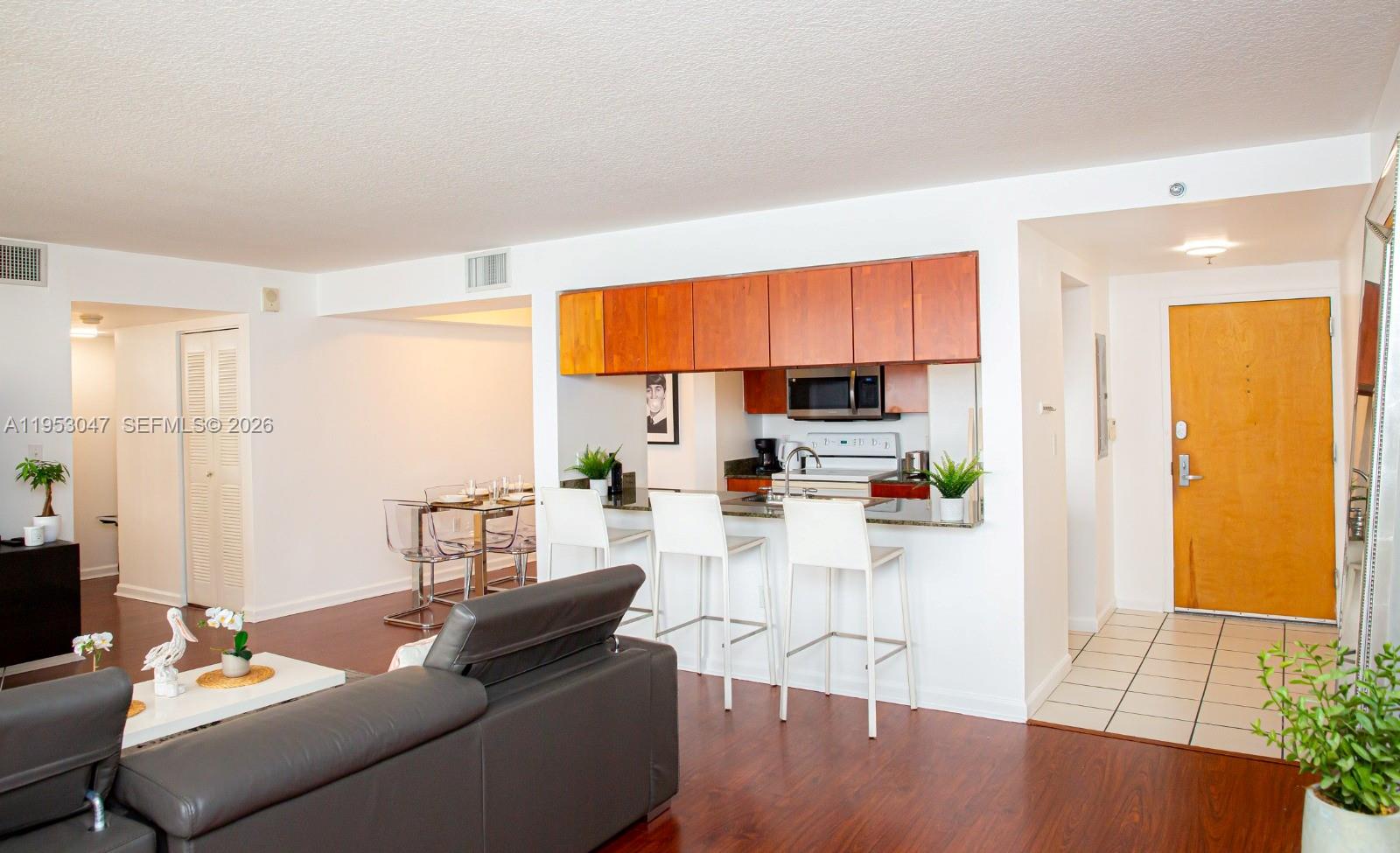 1200 Brickell Bay Dr #1901, Miami FL 33131