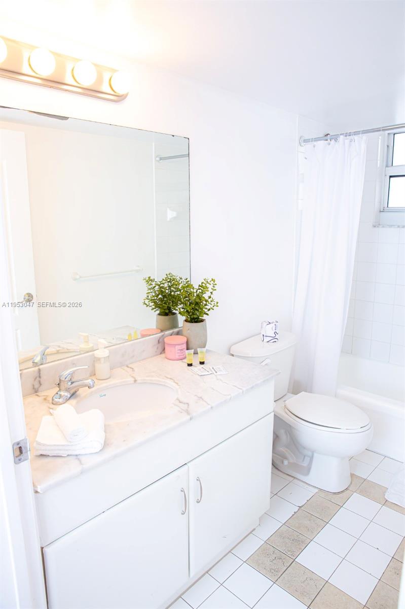 1200 Brickell Bay Dr #1901, Miami FL 33131