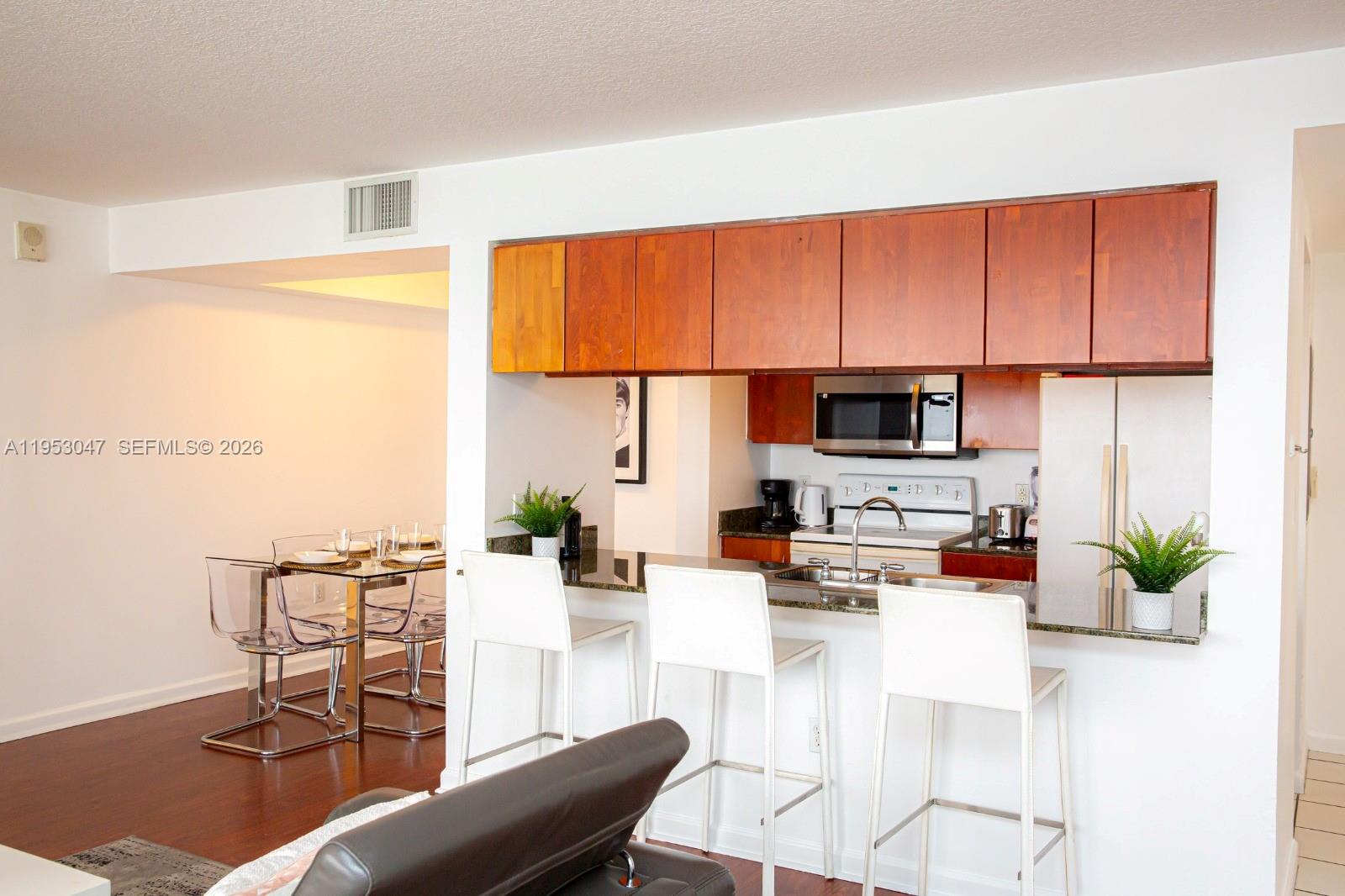 1200 Brickell Bay Dr #1901, Miami FL 33131