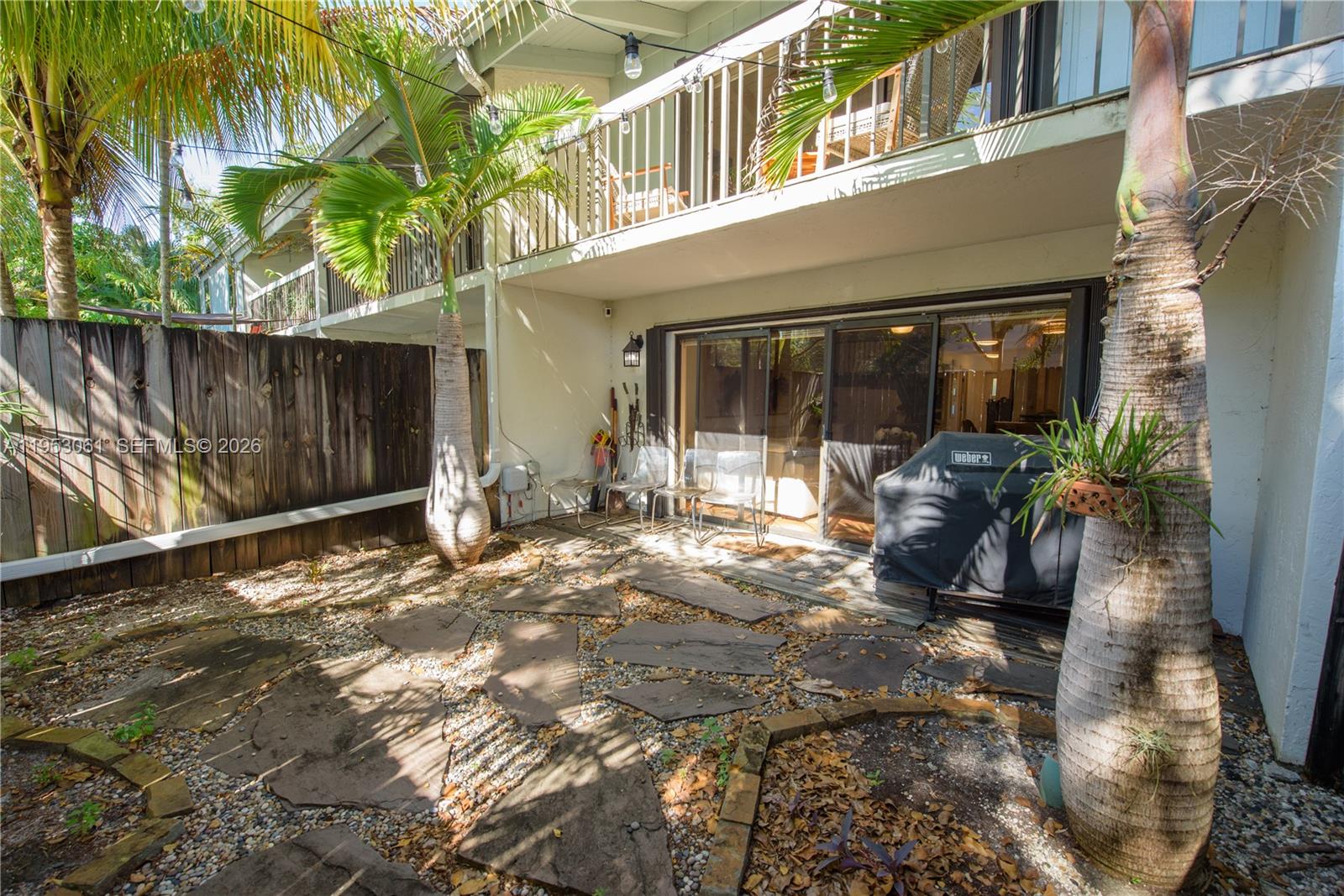 7890 SW 86th St #10, Miami FL 33143
