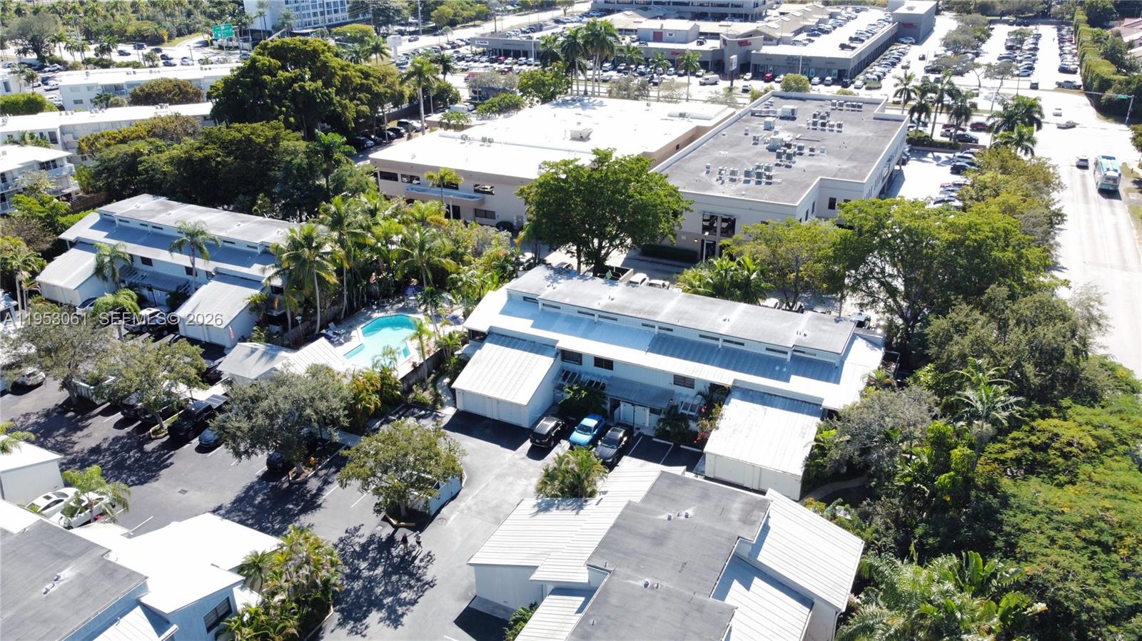 7890 SW 86th St #10, Miami FL 33143