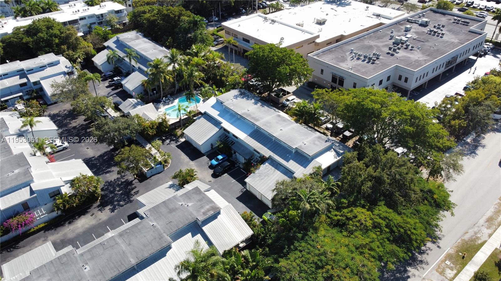 7890 SW 86th St #10, Miami FL 33143