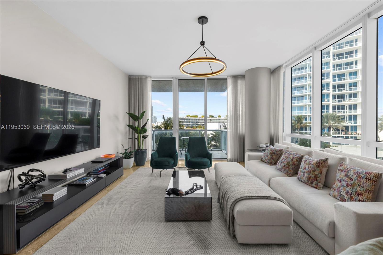 100 S Pointe Dr #510, Miami Beach FL 33139