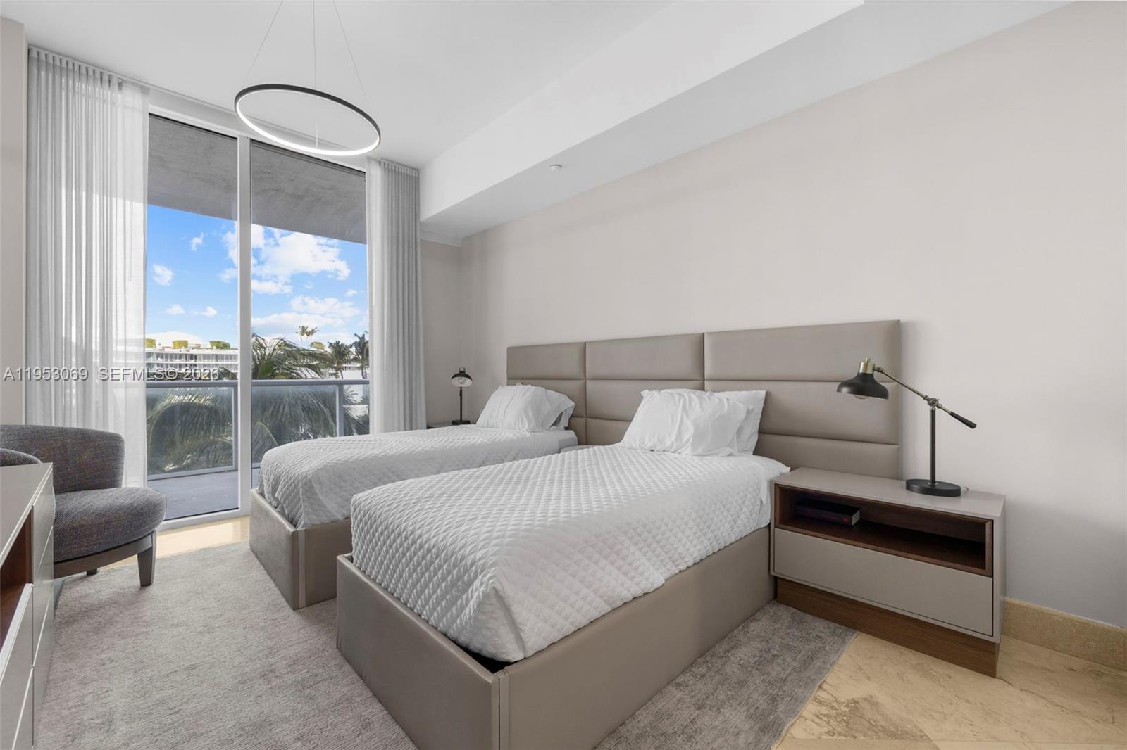 100 S Pointe Dr #510, Miami Beach FL 33139