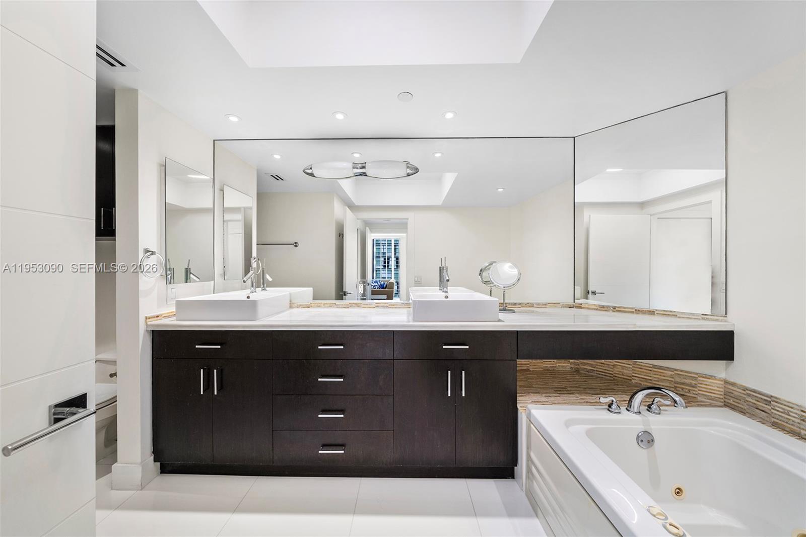 4779 Collins Ave #907, Miami Beach FL 33140