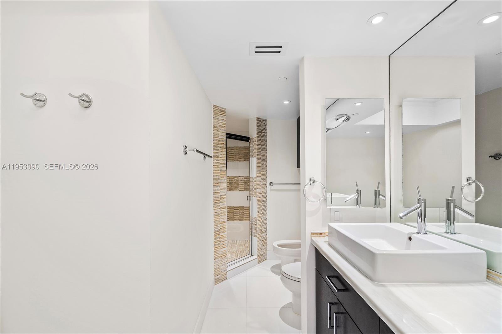 4779 Collins Ave #907, Miami Beach FL 33140